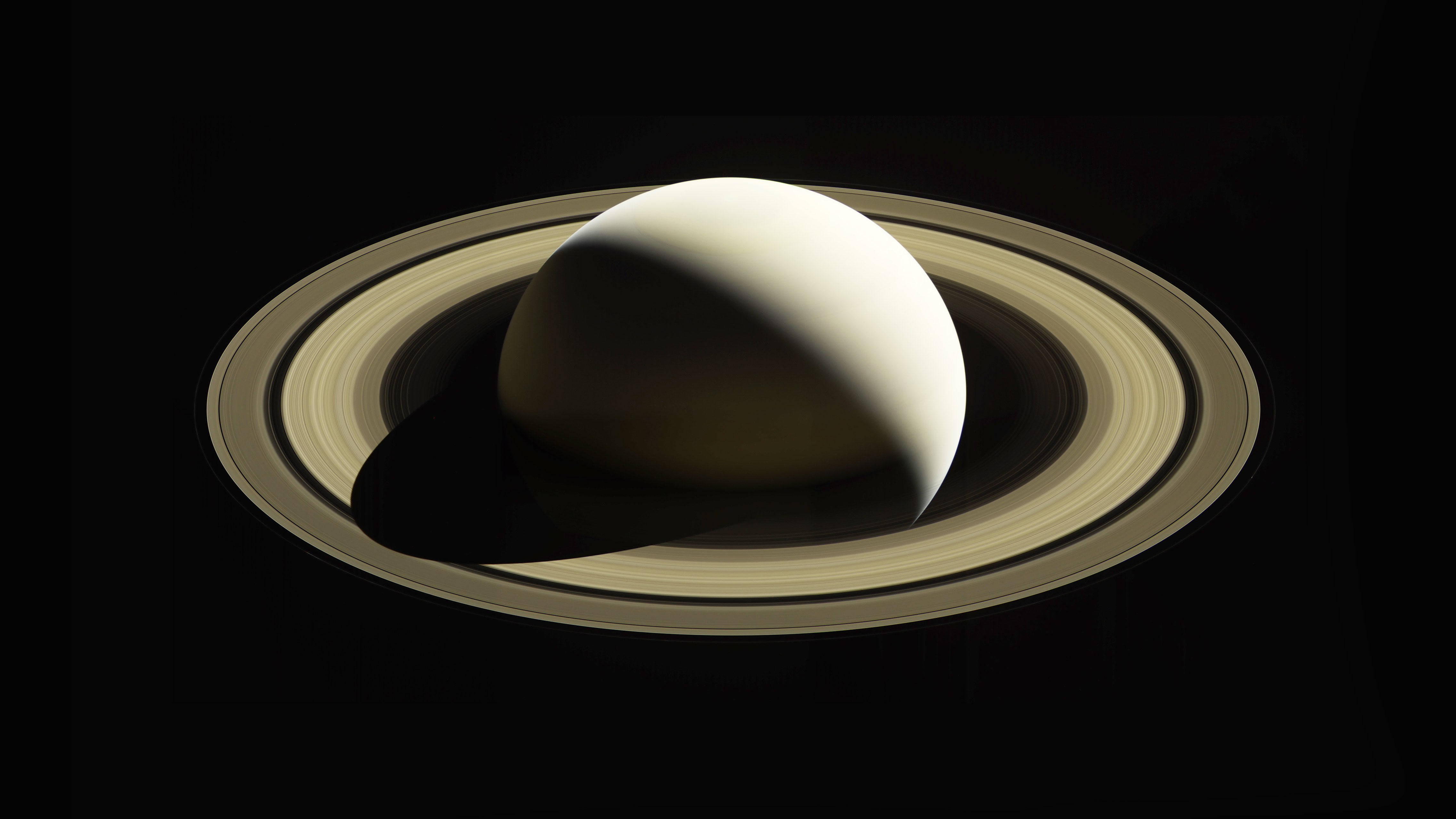 鸟瞰土星4K 壁纸