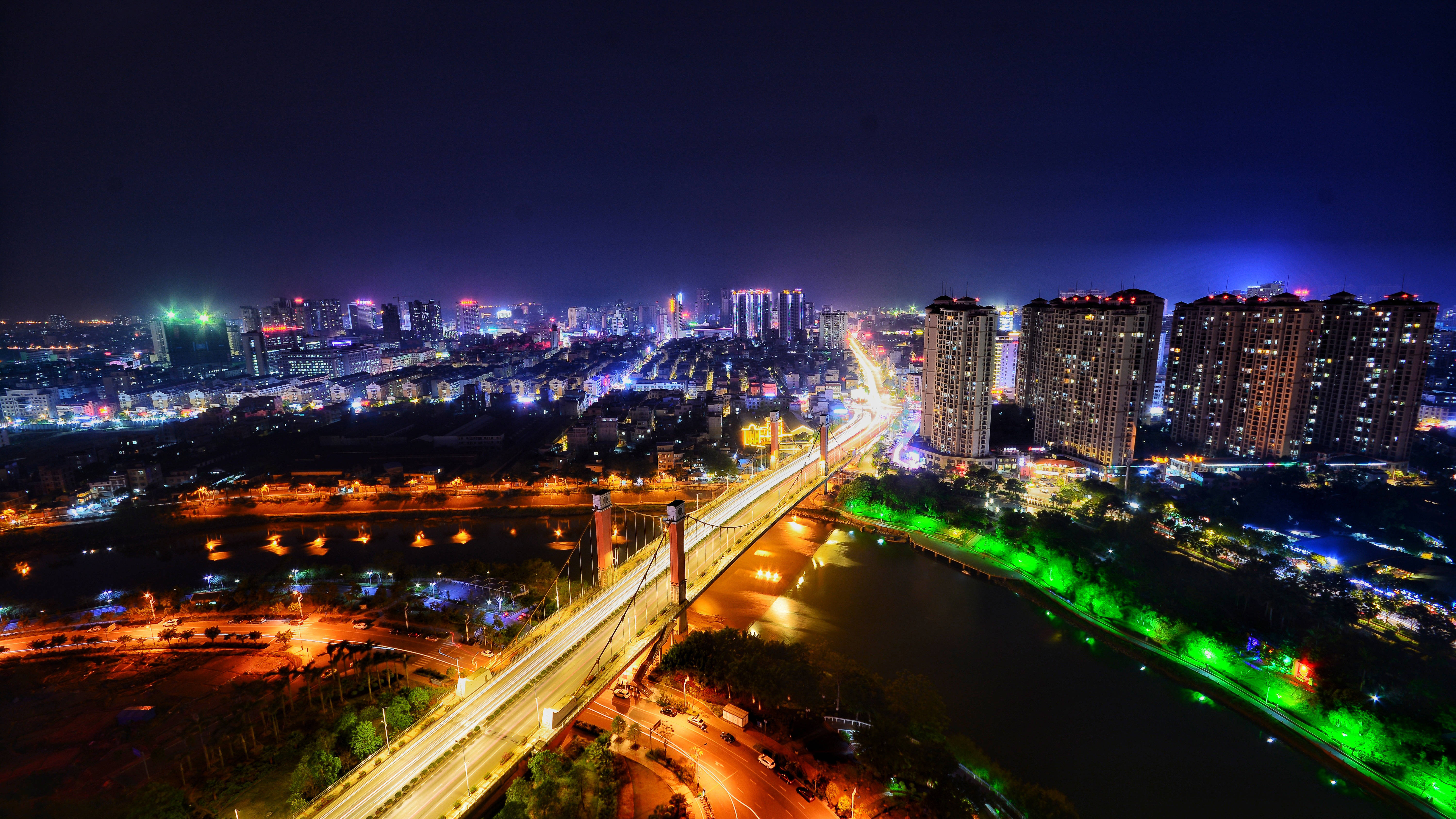 城市夜景暗色4K 壁纸