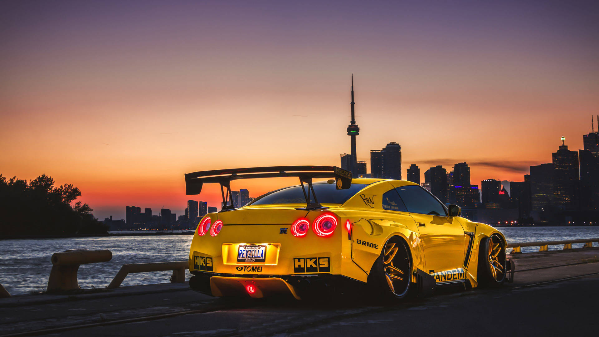 Revzilla HKS黄色日产GT-R 4K壁纸