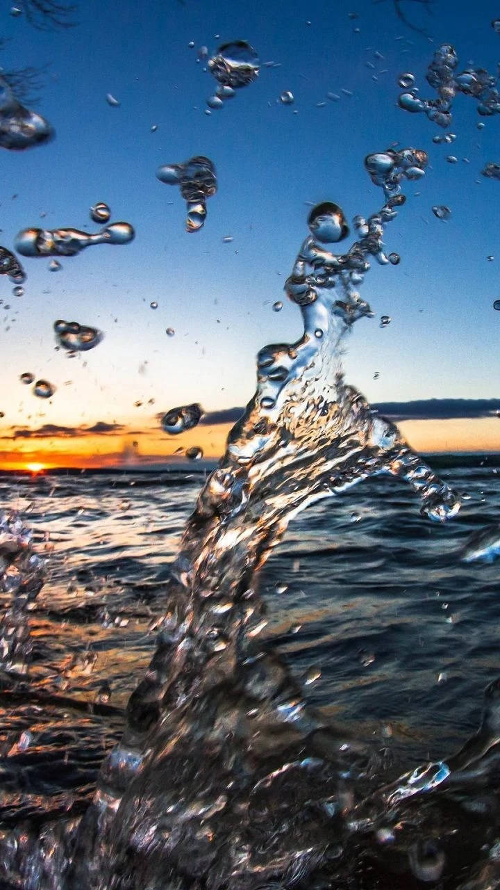 8K iPhone 沙滩海浪水花飞溅 壁纸