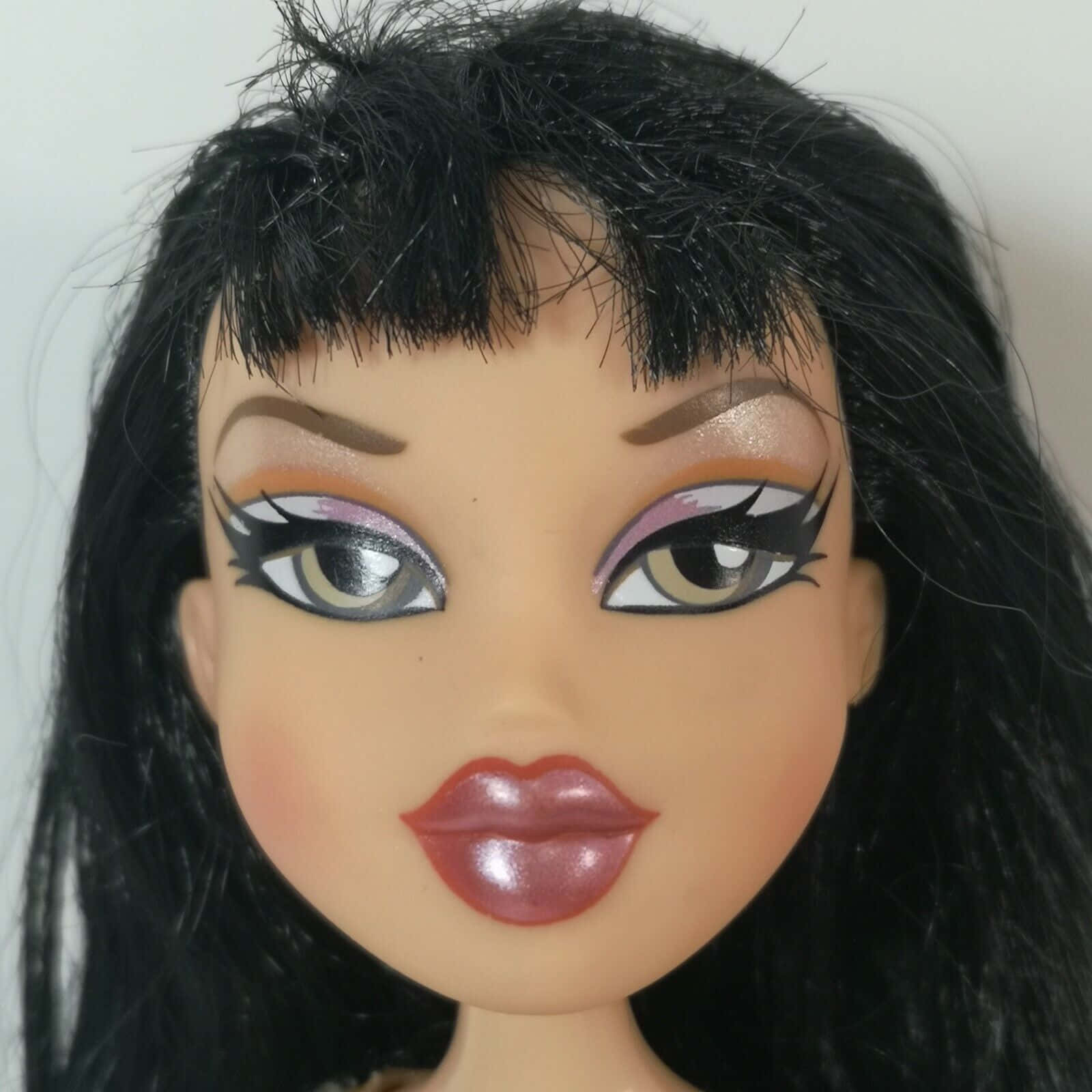 与朋友尽情玩乐，同时用 Bratz 美学展现你的个人风格！ 壁纸