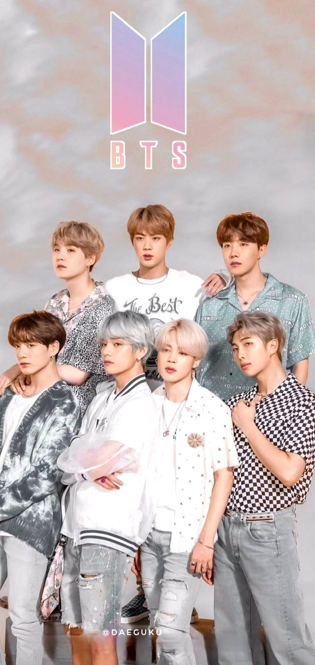可爱防弹少年团在BTS标志下合影 壁纸