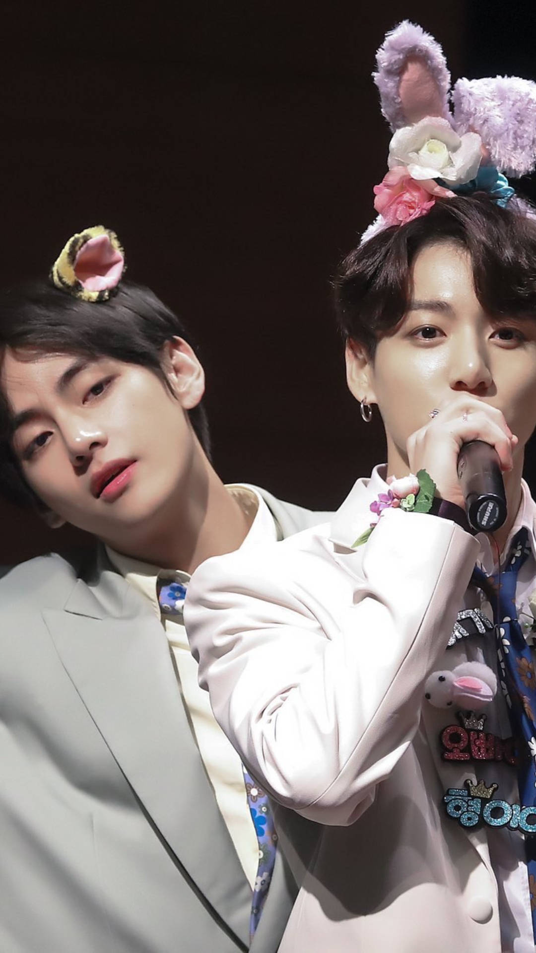 BTS V 与 Jungkook 可爱发箍 壁纸
