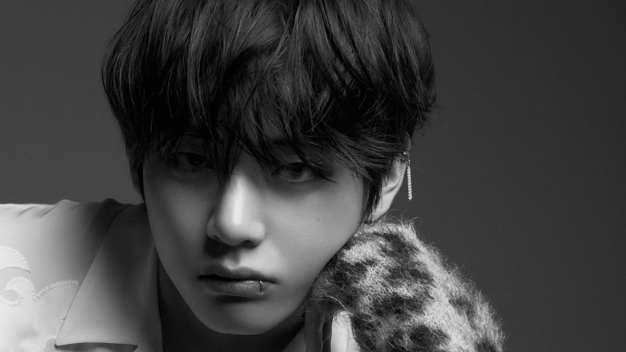 BTS V 黑色美学 壁纸