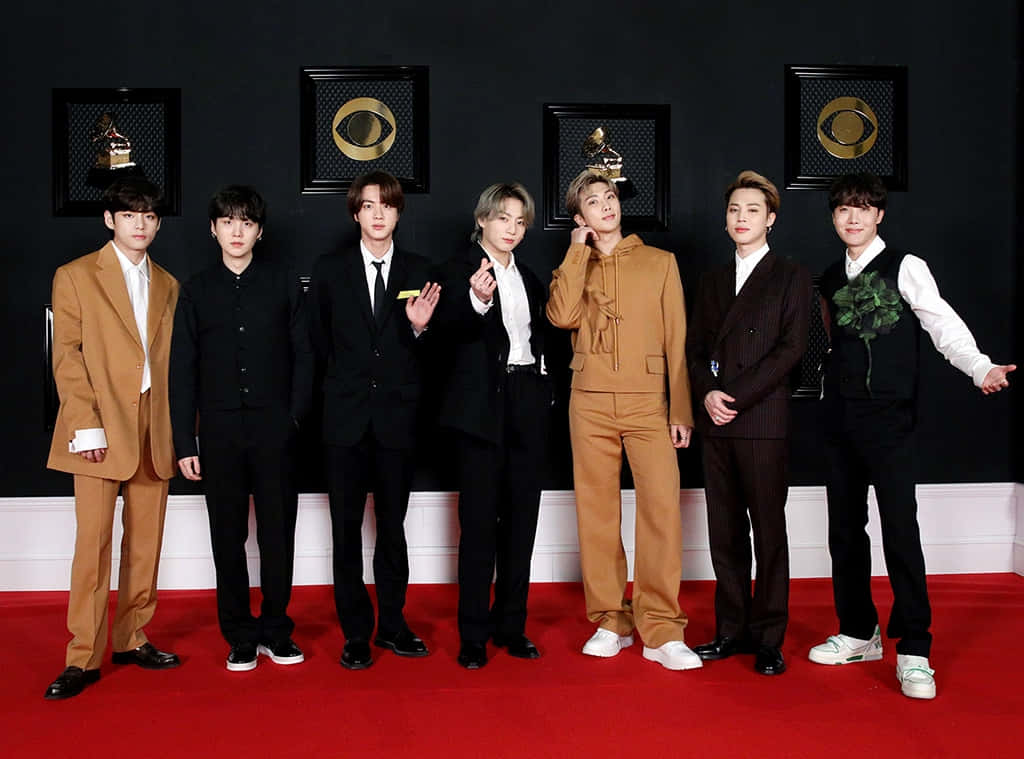 BTS路易威登西装图片 壁纸