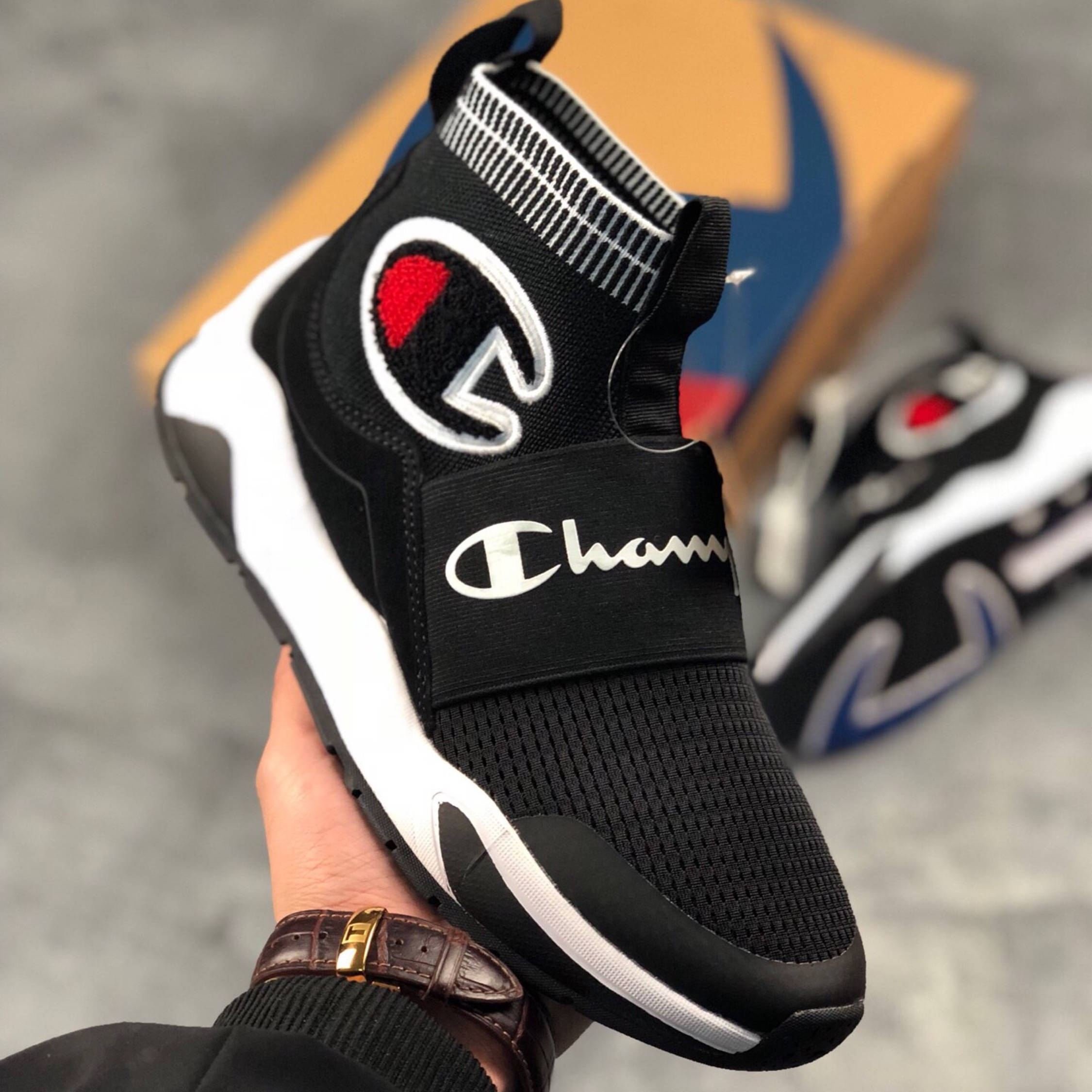 Champion黑色跑鞋 壁纸