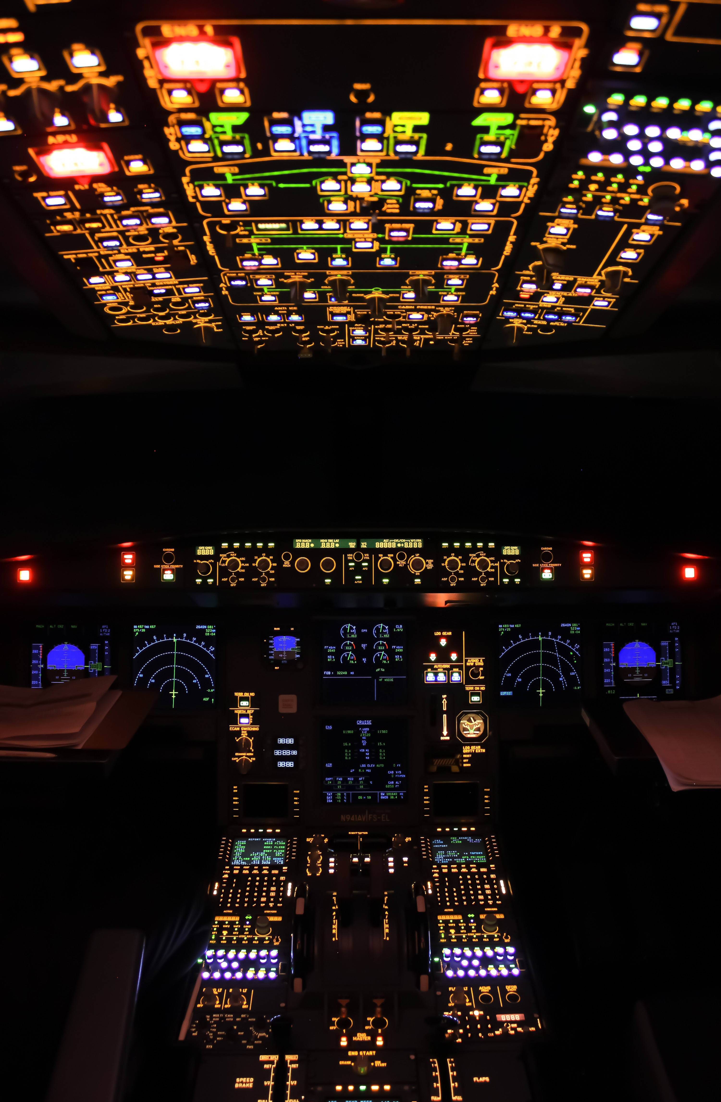 现代数字飞机 cockpit 壁纸