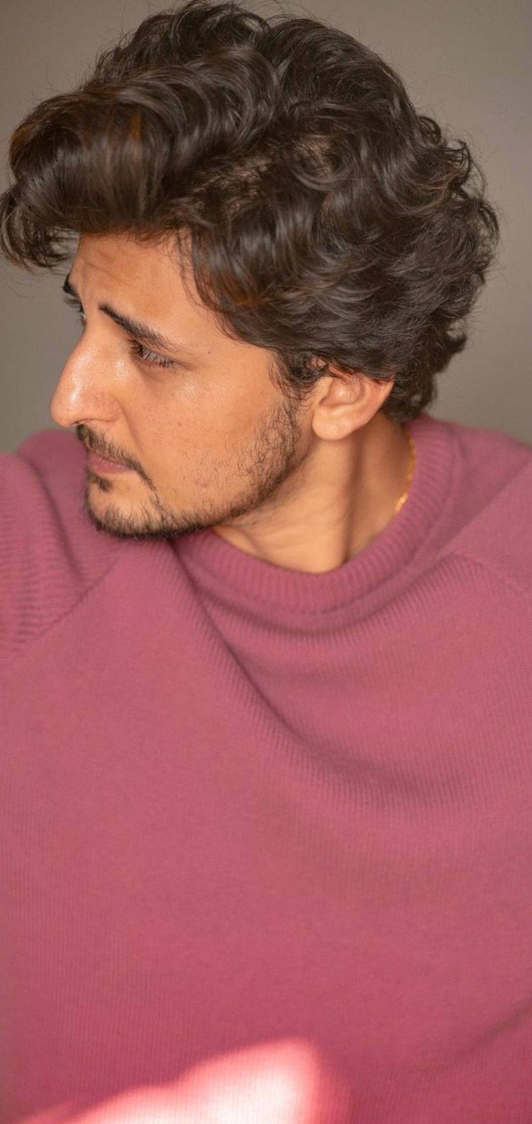 Darshan Raval HD卷发写真 壁纸
