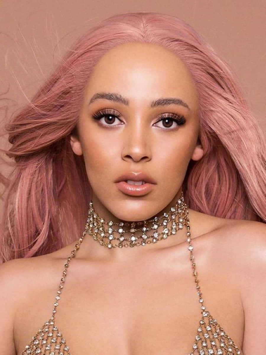 Doja Cat 笑容灿烂，散发积极与美丽 壁纸