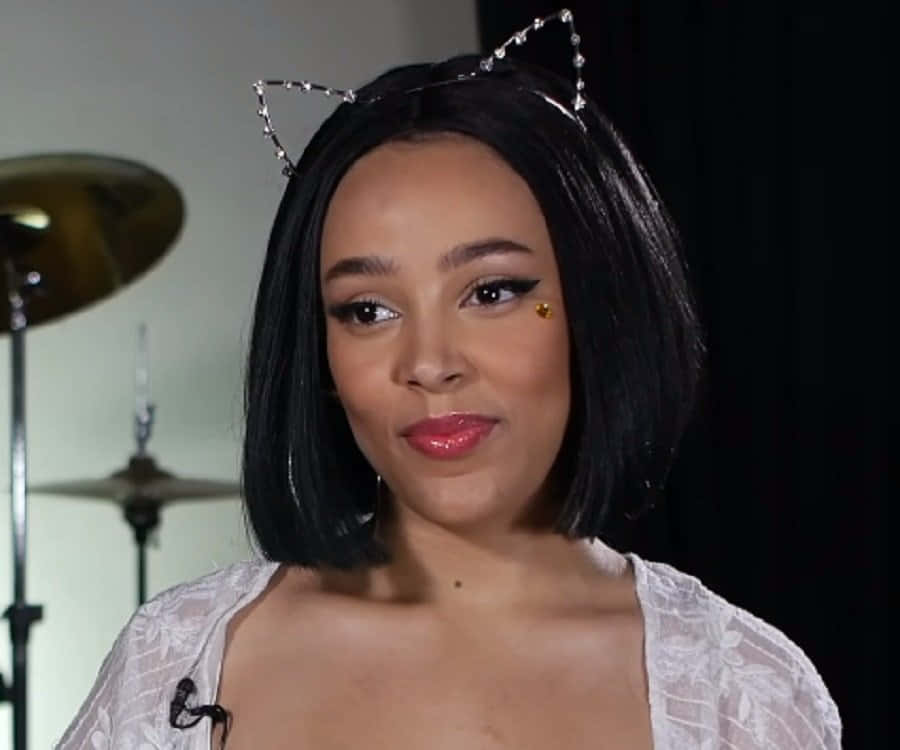 Doja Cat 准备起飞 壁纸
