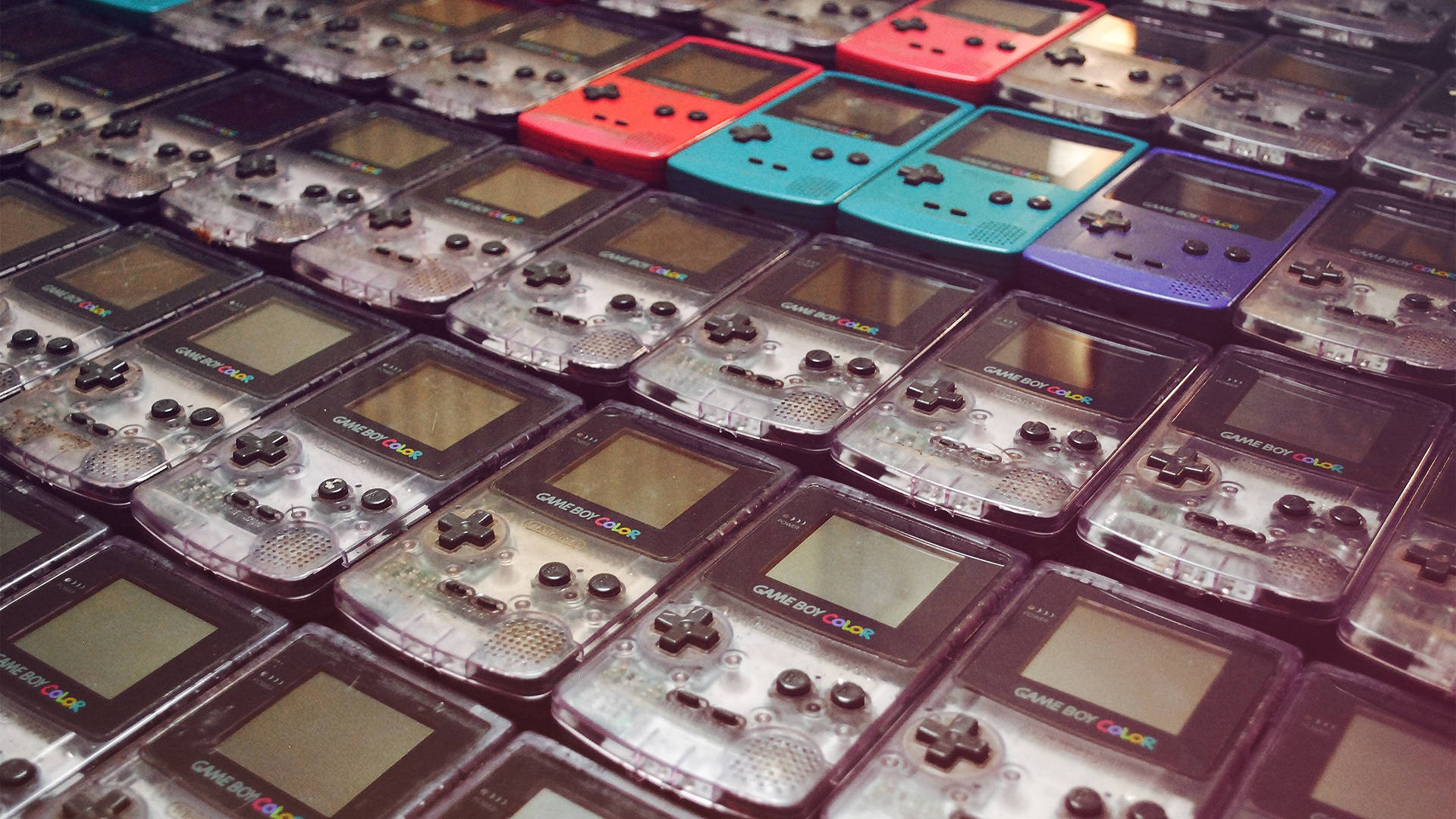一排排Game Boy Color机型 壁纸