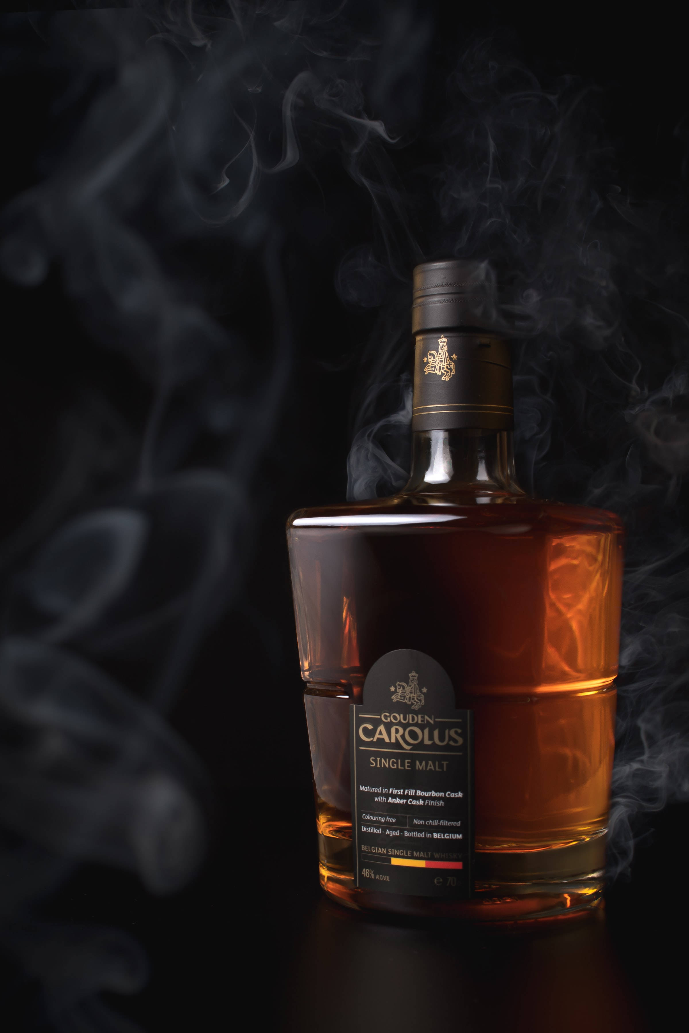 Gouden Carolus 圆形威士忌瓶 壁纸