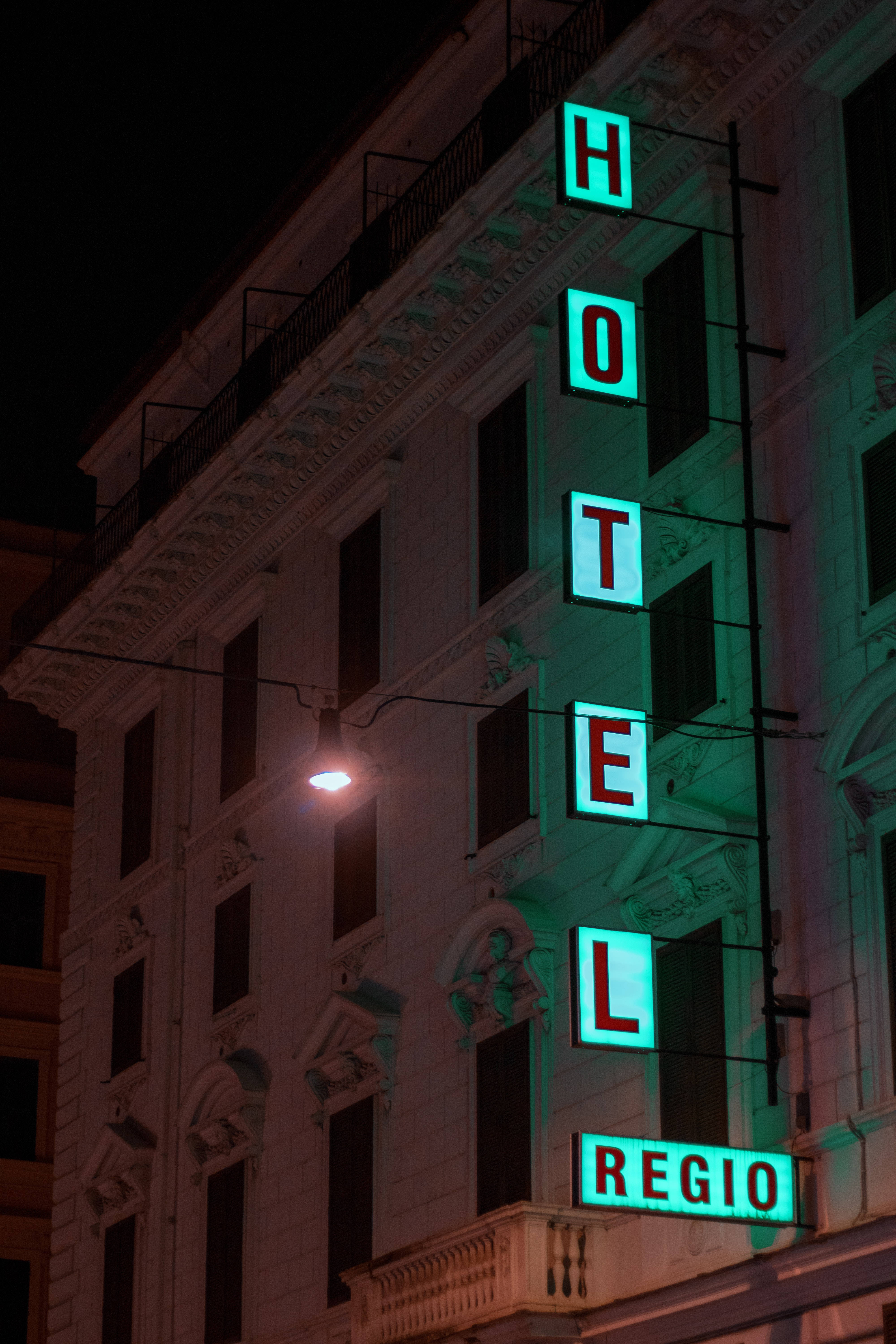 Hotel Regio招牌 壁纸