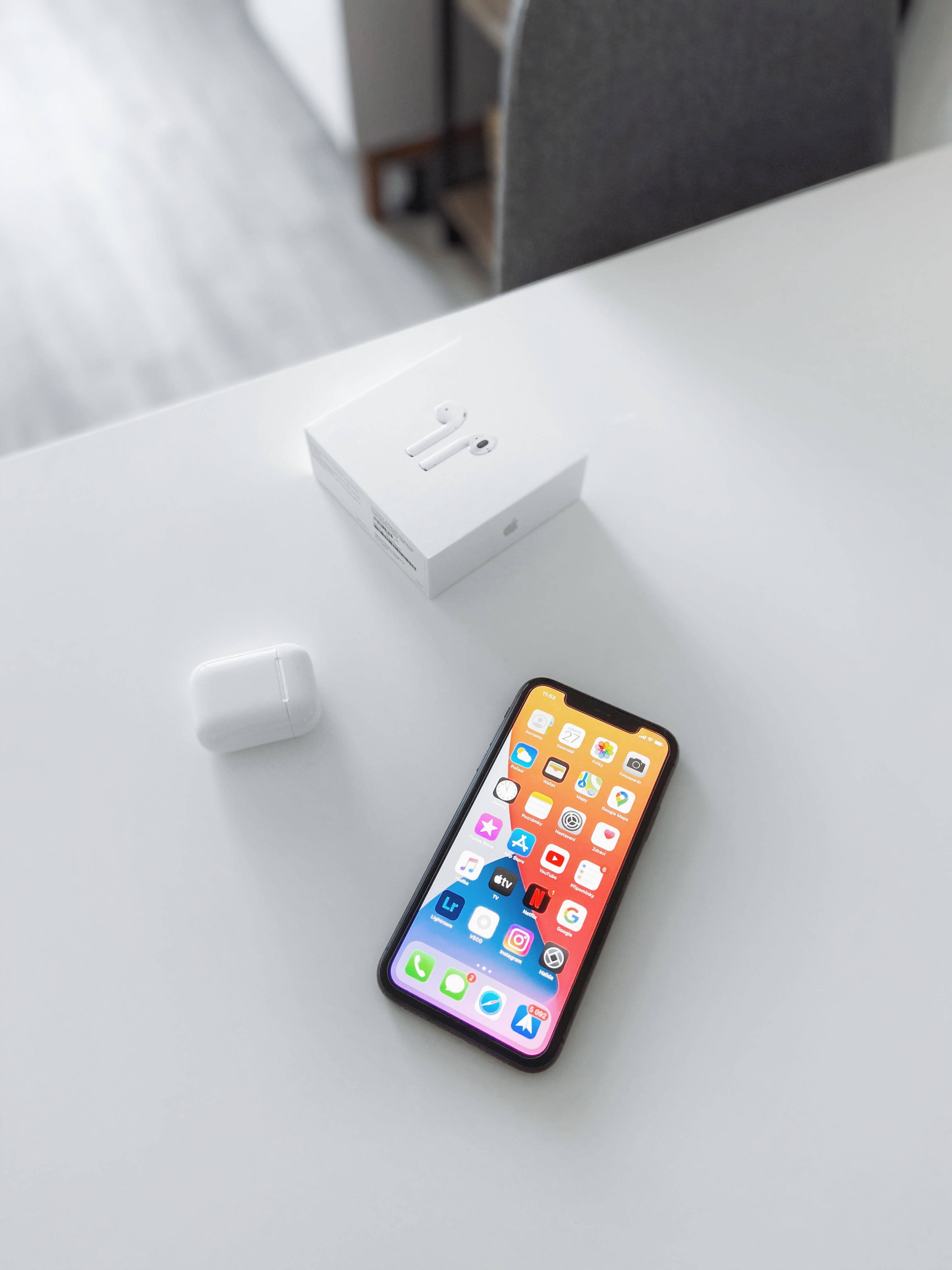 iPhone 11 流畅时尚，尽在掌握 壁纸