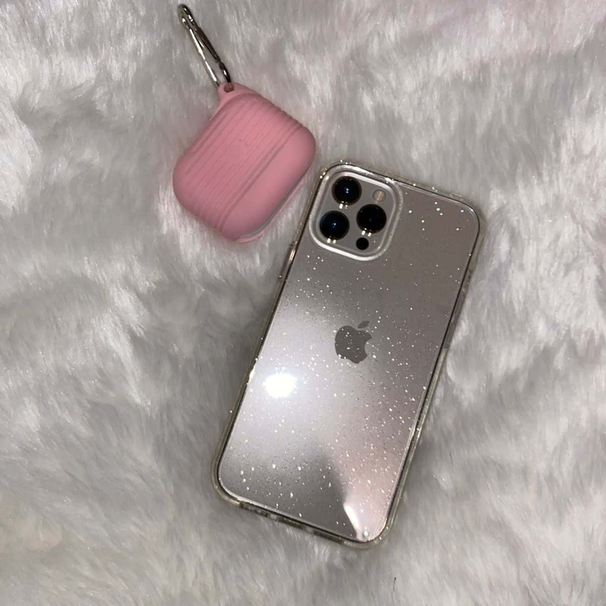 获取最新酷炫科技，尽在iPhone 12 壁纸