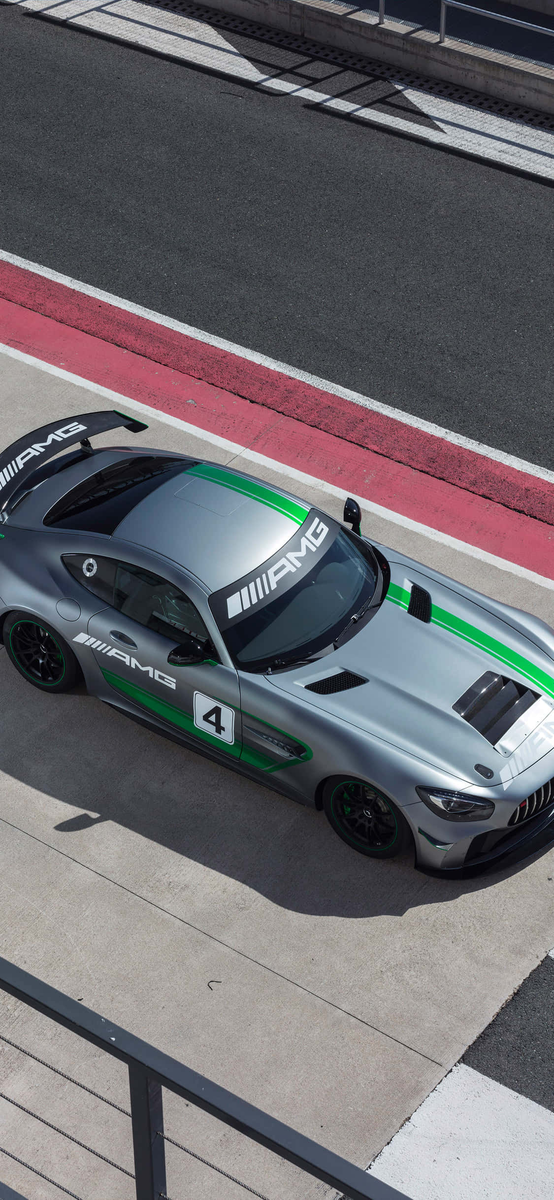iPhone X AMG GT-R背景与梅赛德斯-AMG GT4 壁纸