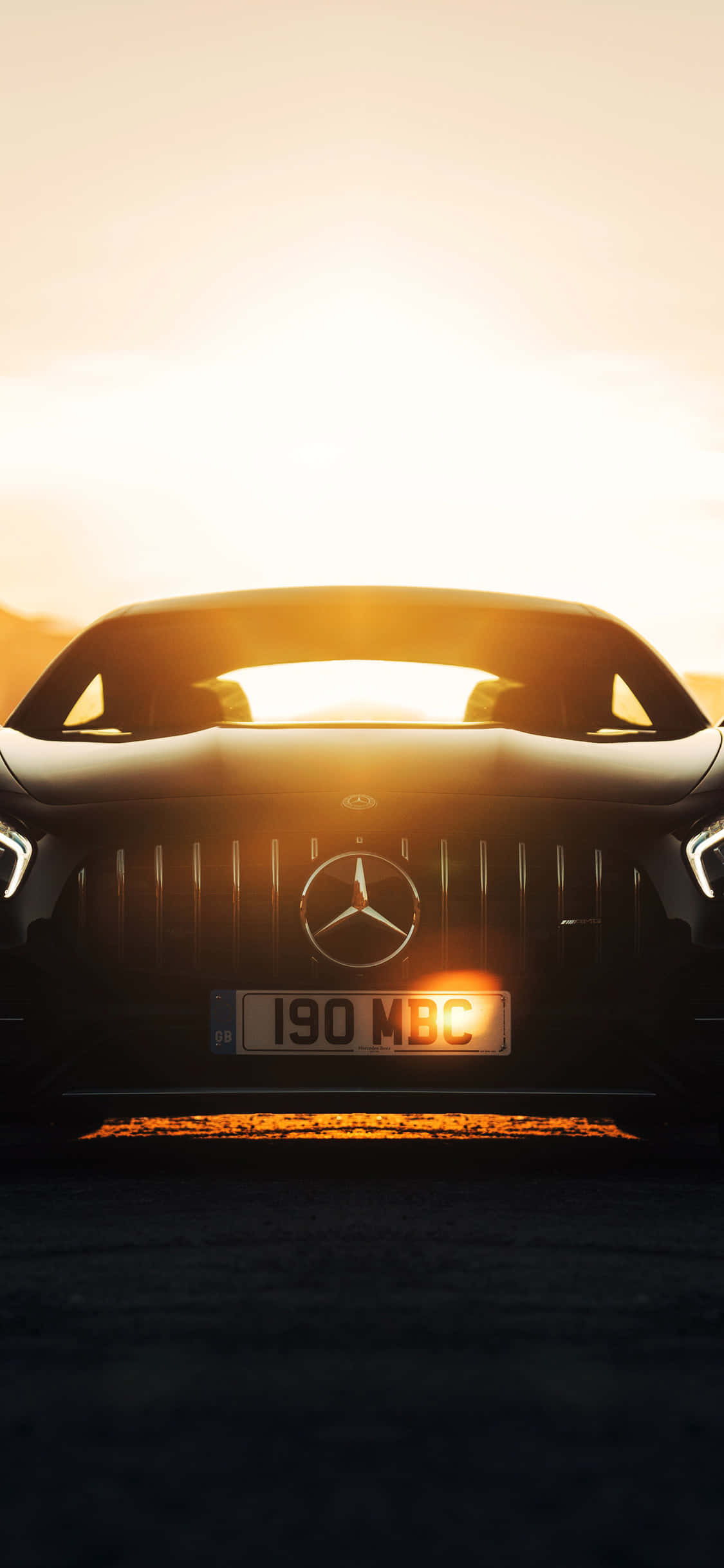 阳光下的iPhone X AMG GT-R 壁纸