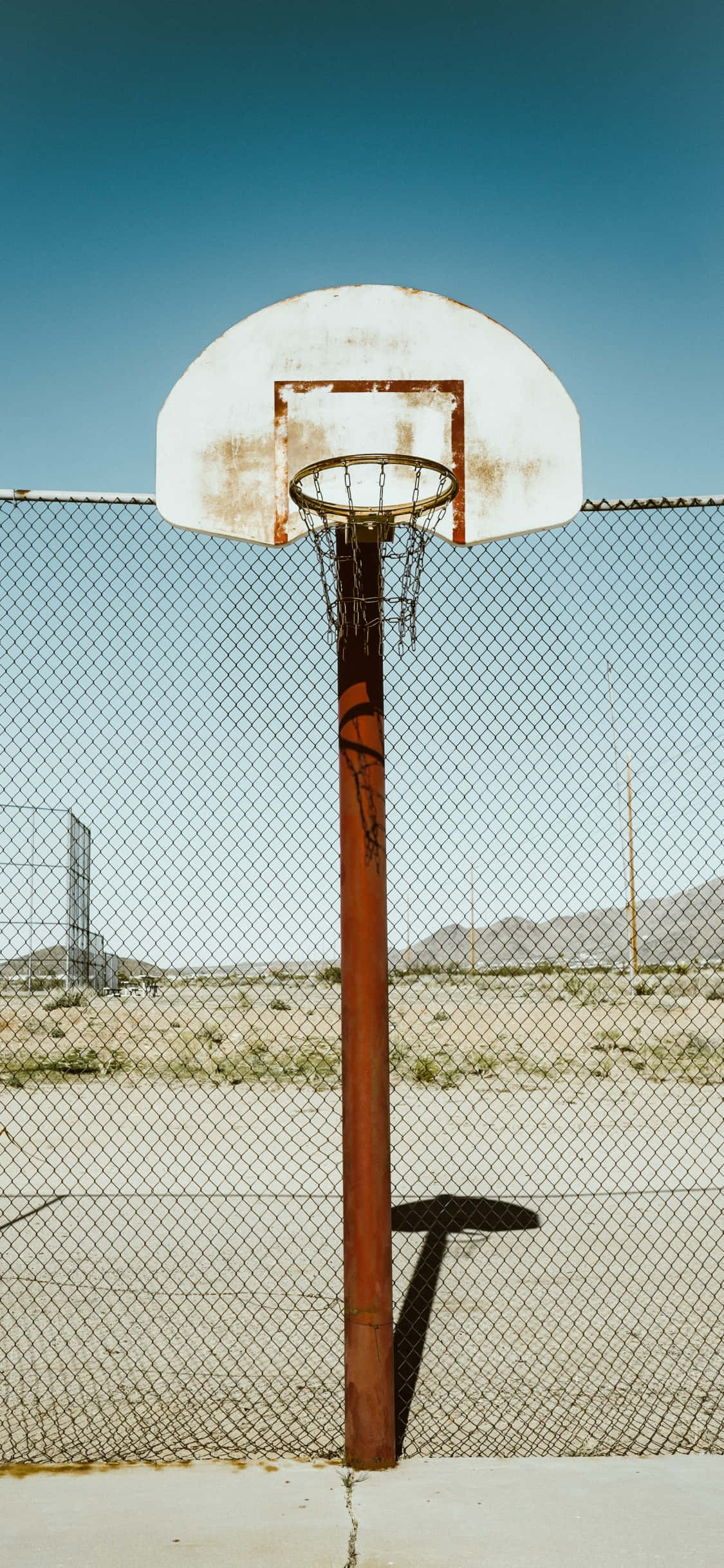 iPhone Xs 篮球旧球场背景 壁纸