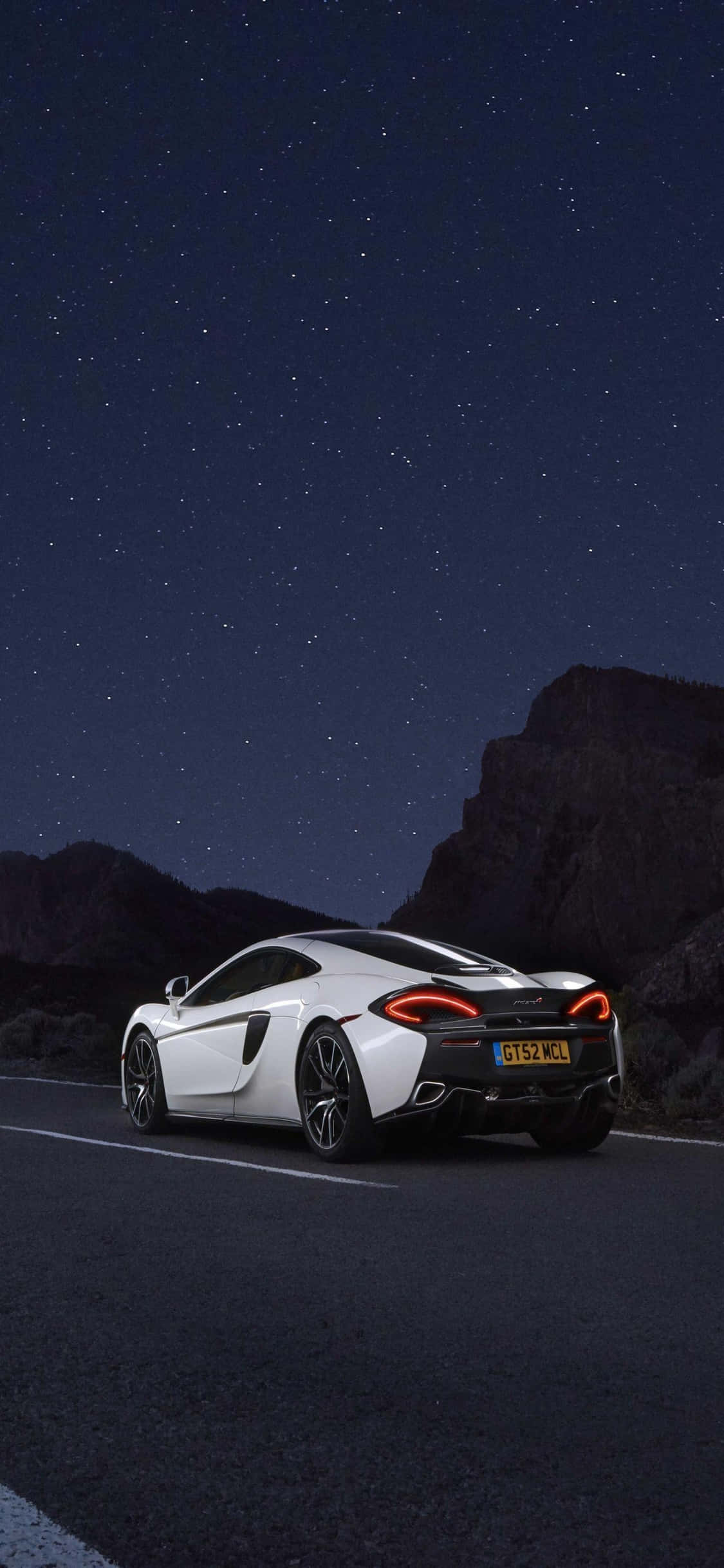 iPhone Xs 与 McLaren 720s：力量与优雅的完美结合 壁纸