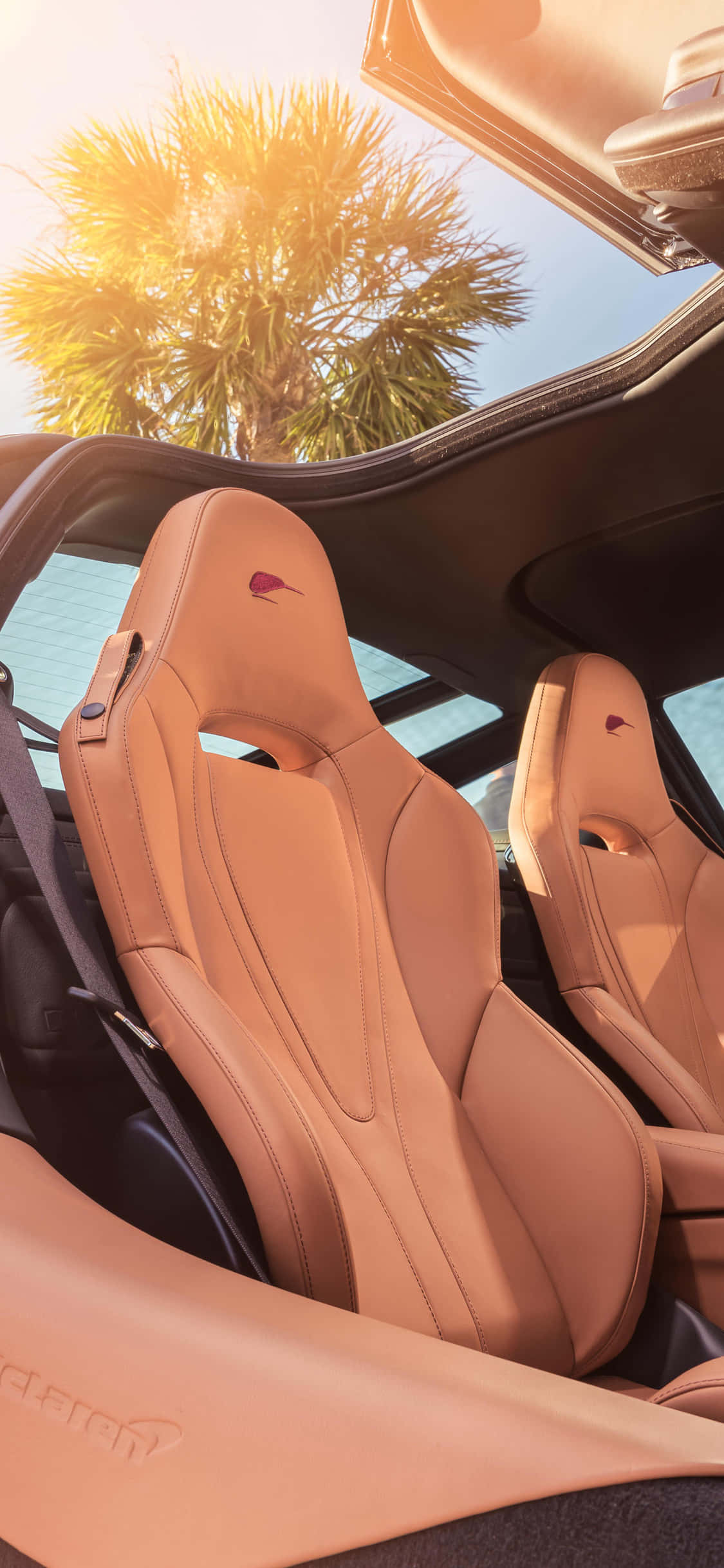 用 iPhone Xs McLaren 720s 发现风格与力量 壁纸