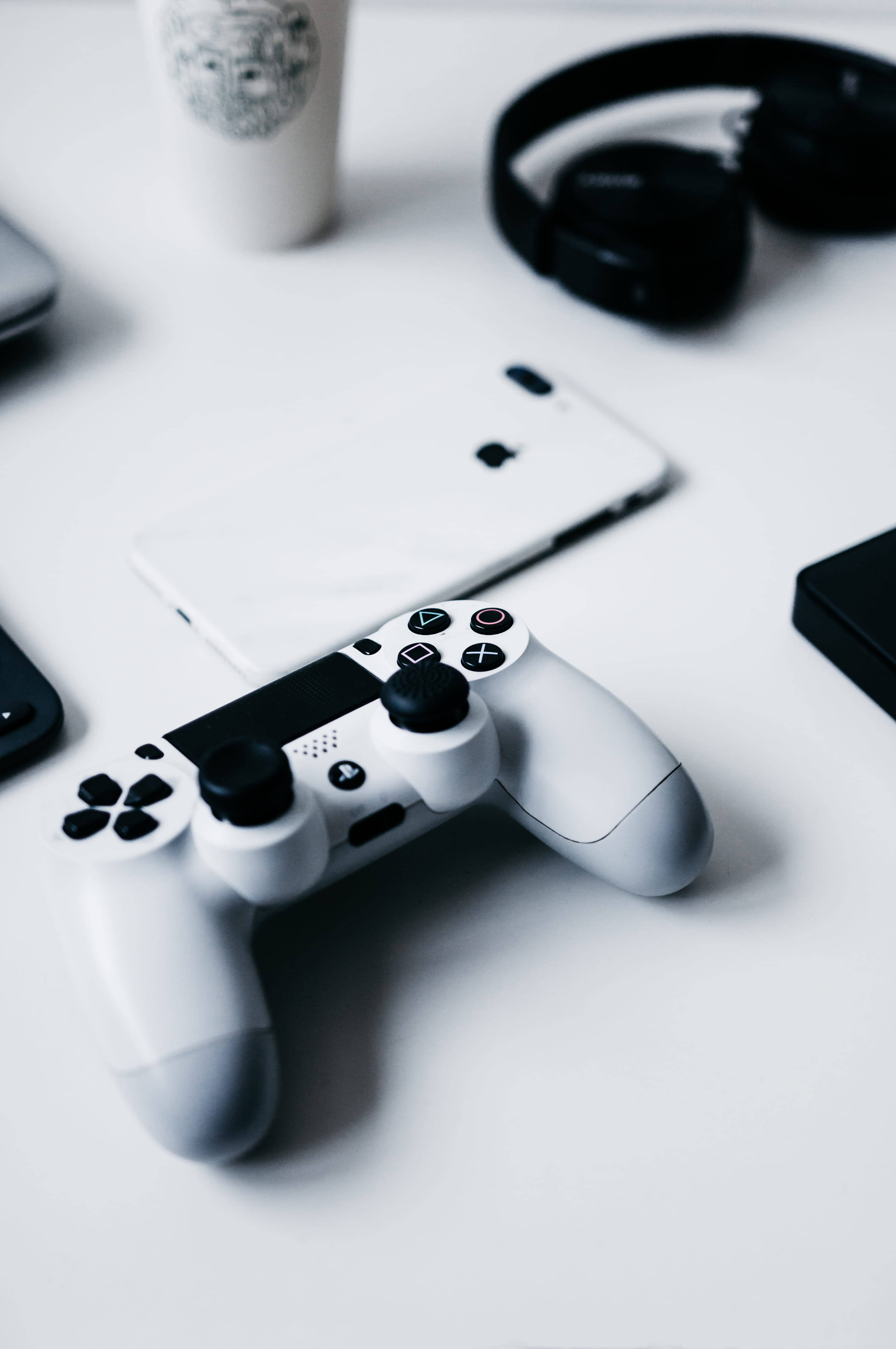 iPhone桌面与PlayStation控制器 壁纸