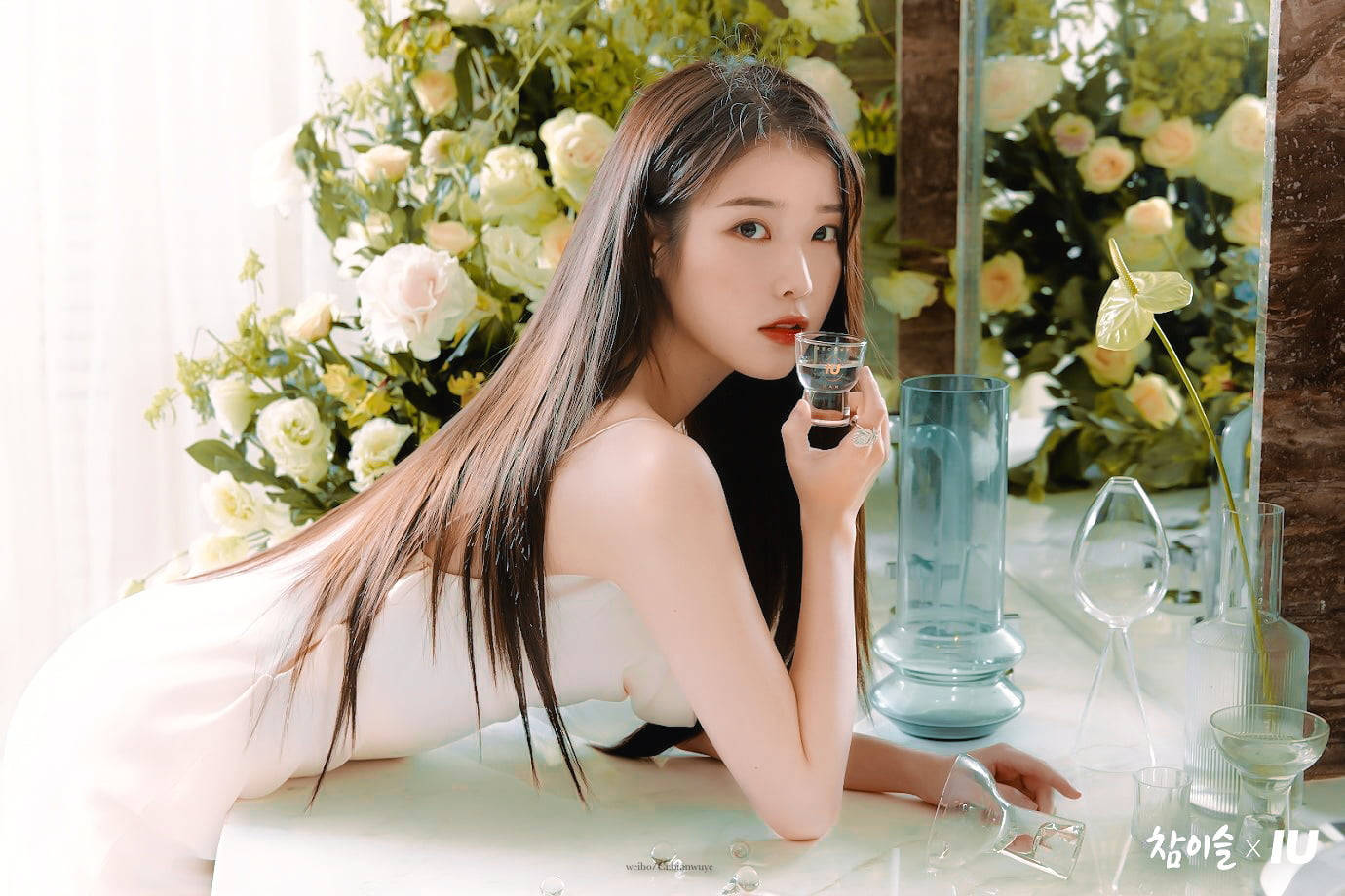IU《Vogue韩国》杂志封面 壁纸