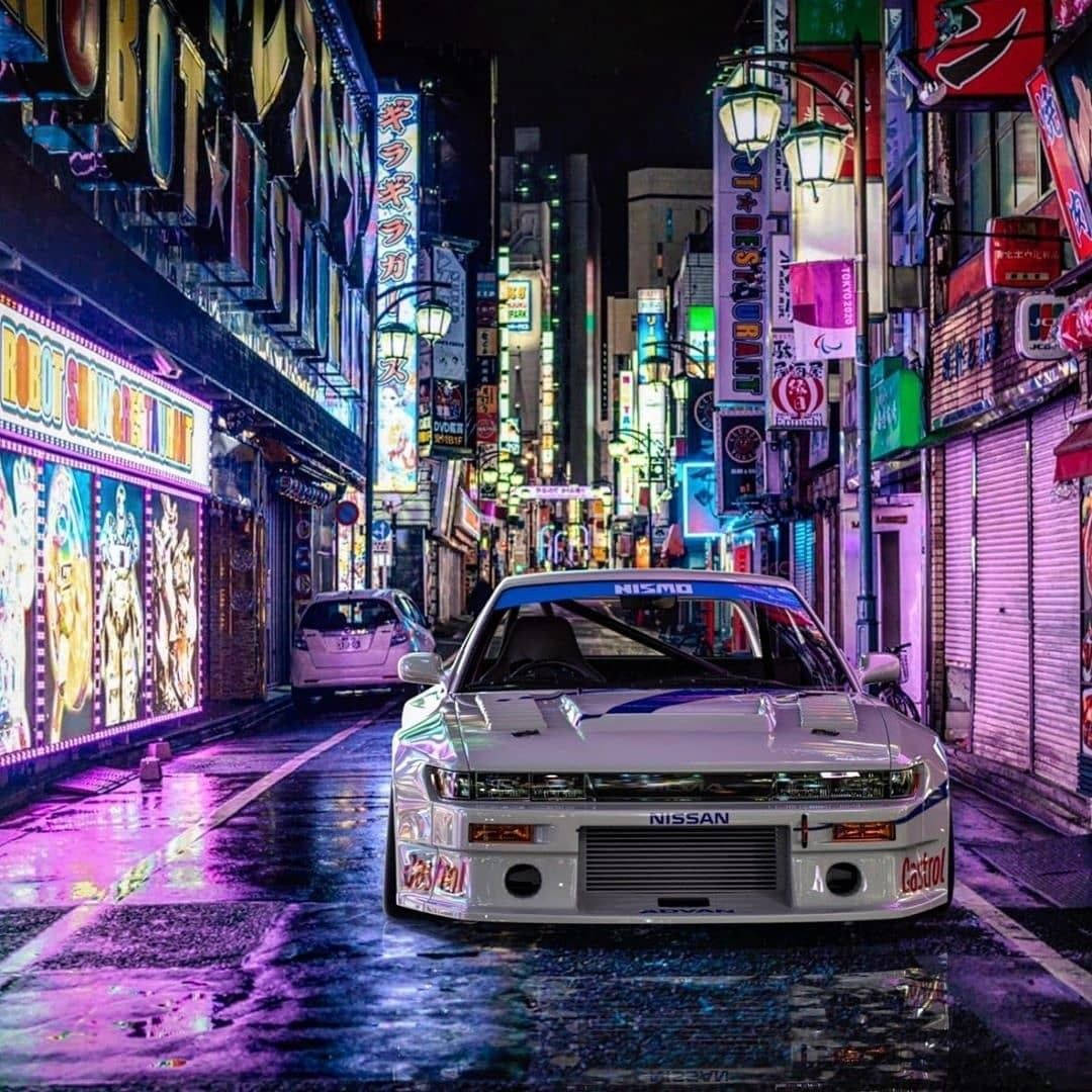 彩色街巷中的JDM汽车 壁纸