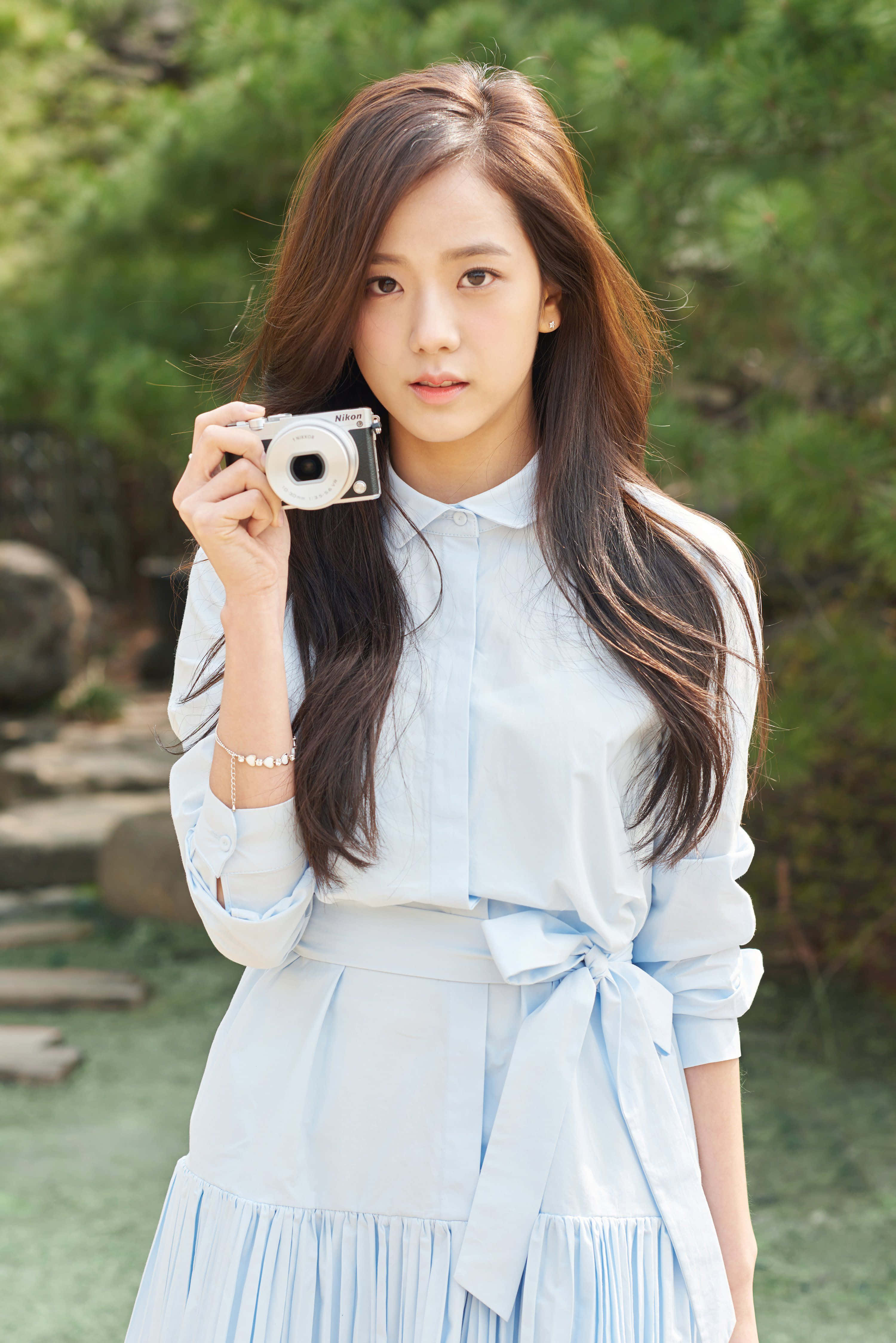 Jisoo Blackpink 相机浅蓝 壁纸