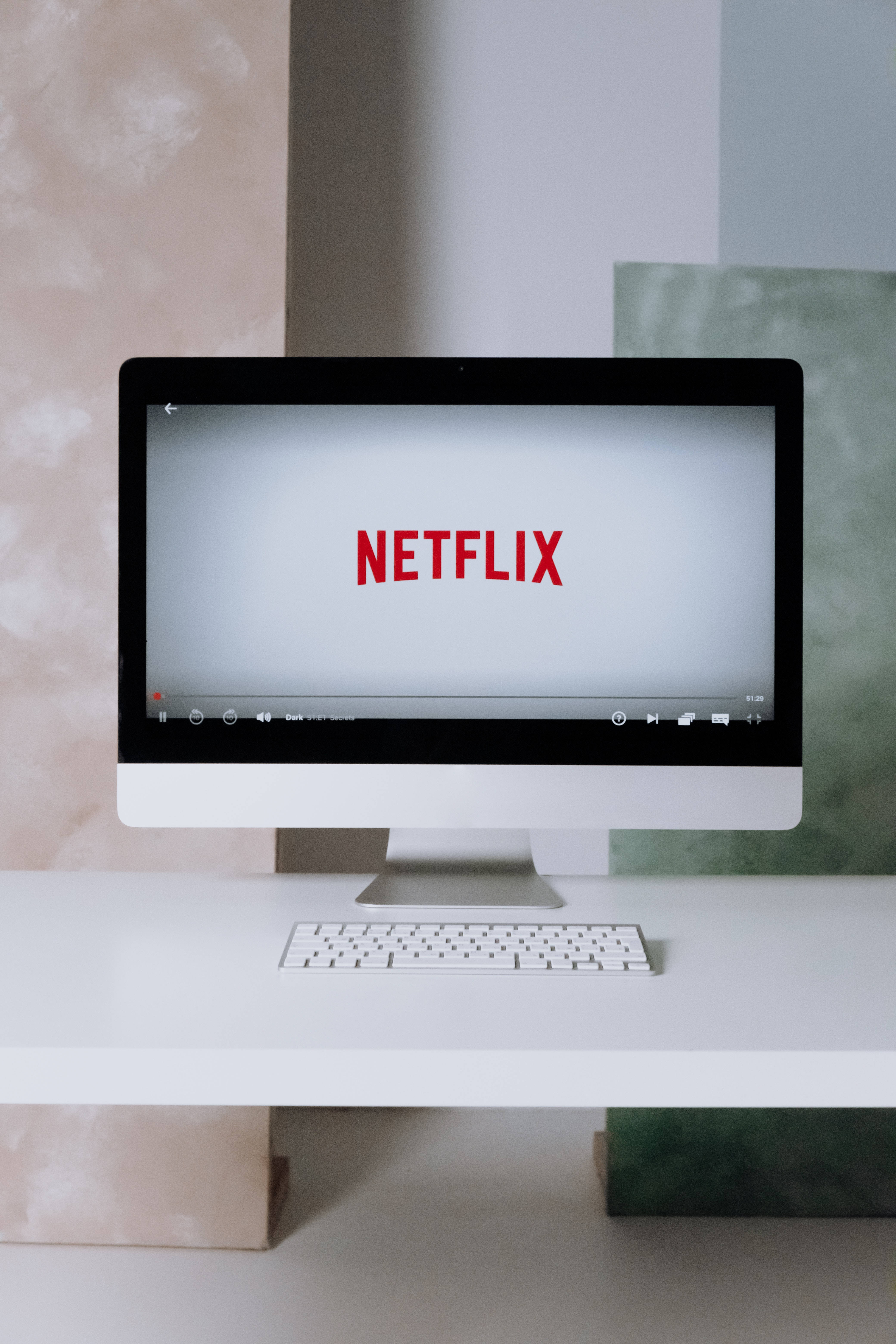 电脑屏幕上的Netflix 壁纸