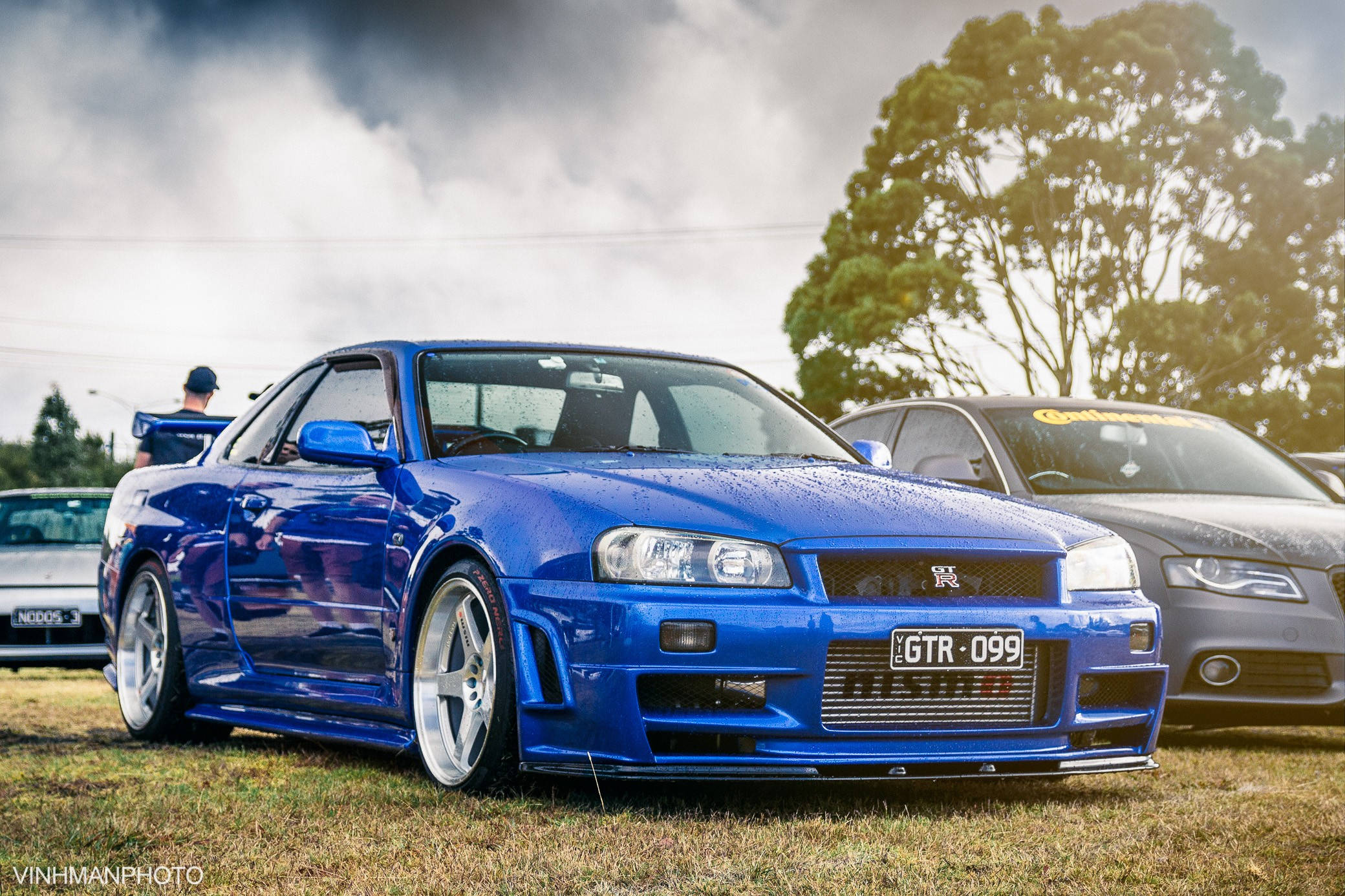 亮蓝色日产Skyline GTR R34 壁纸