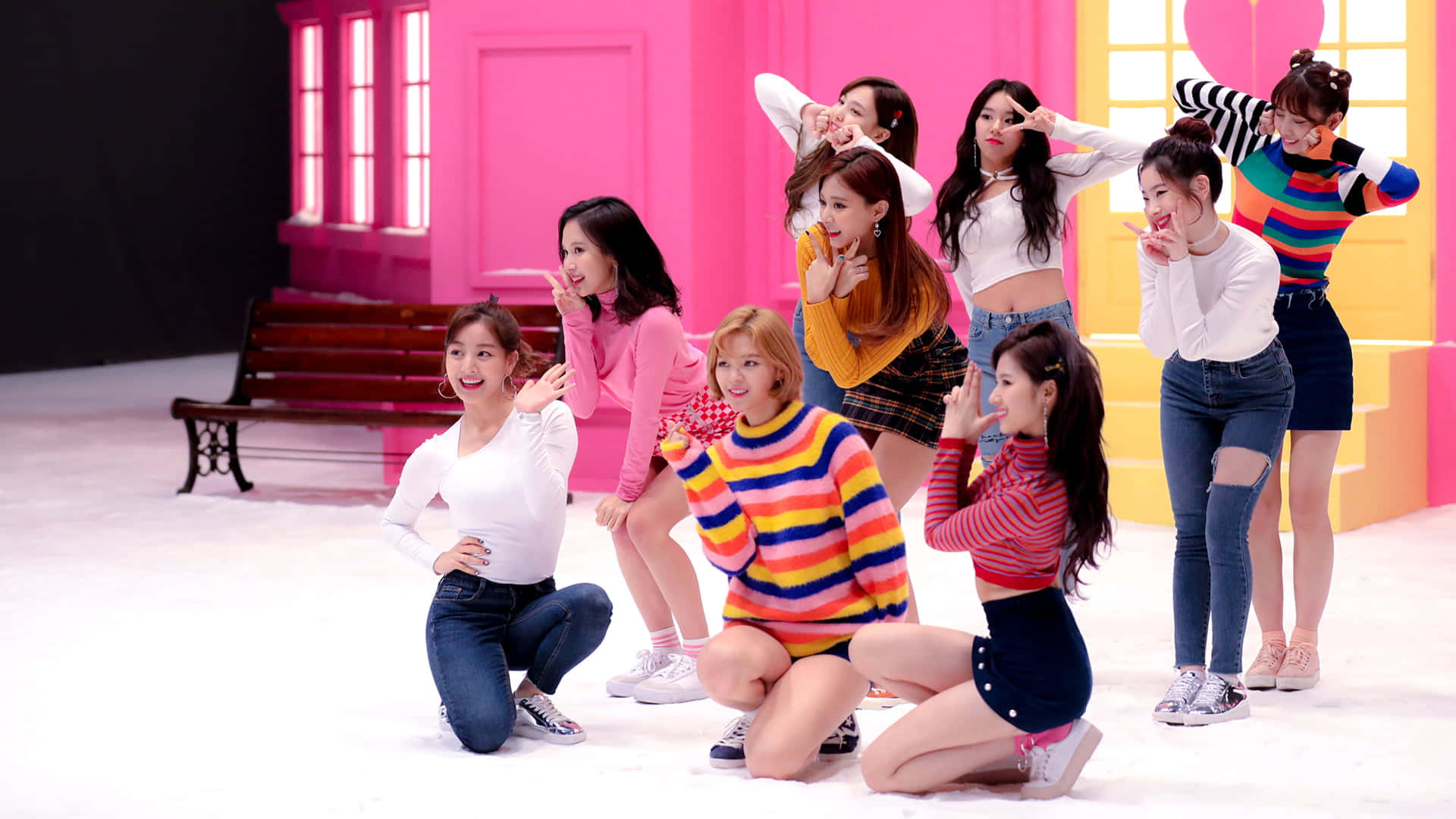 Twice 九人齐聚震撼舞台表演 壁纸