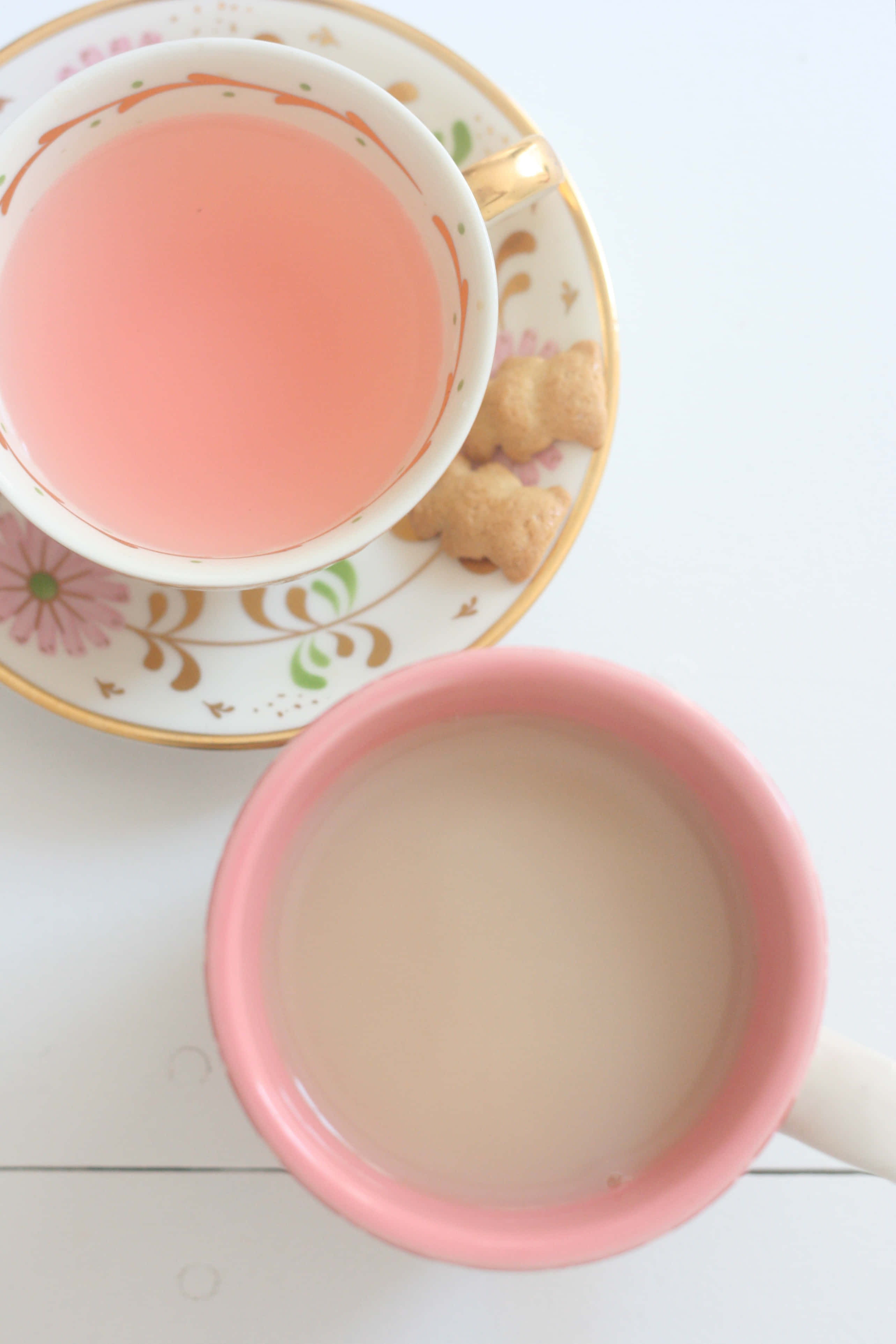 一杯清新的粉色茶饮 壁纸