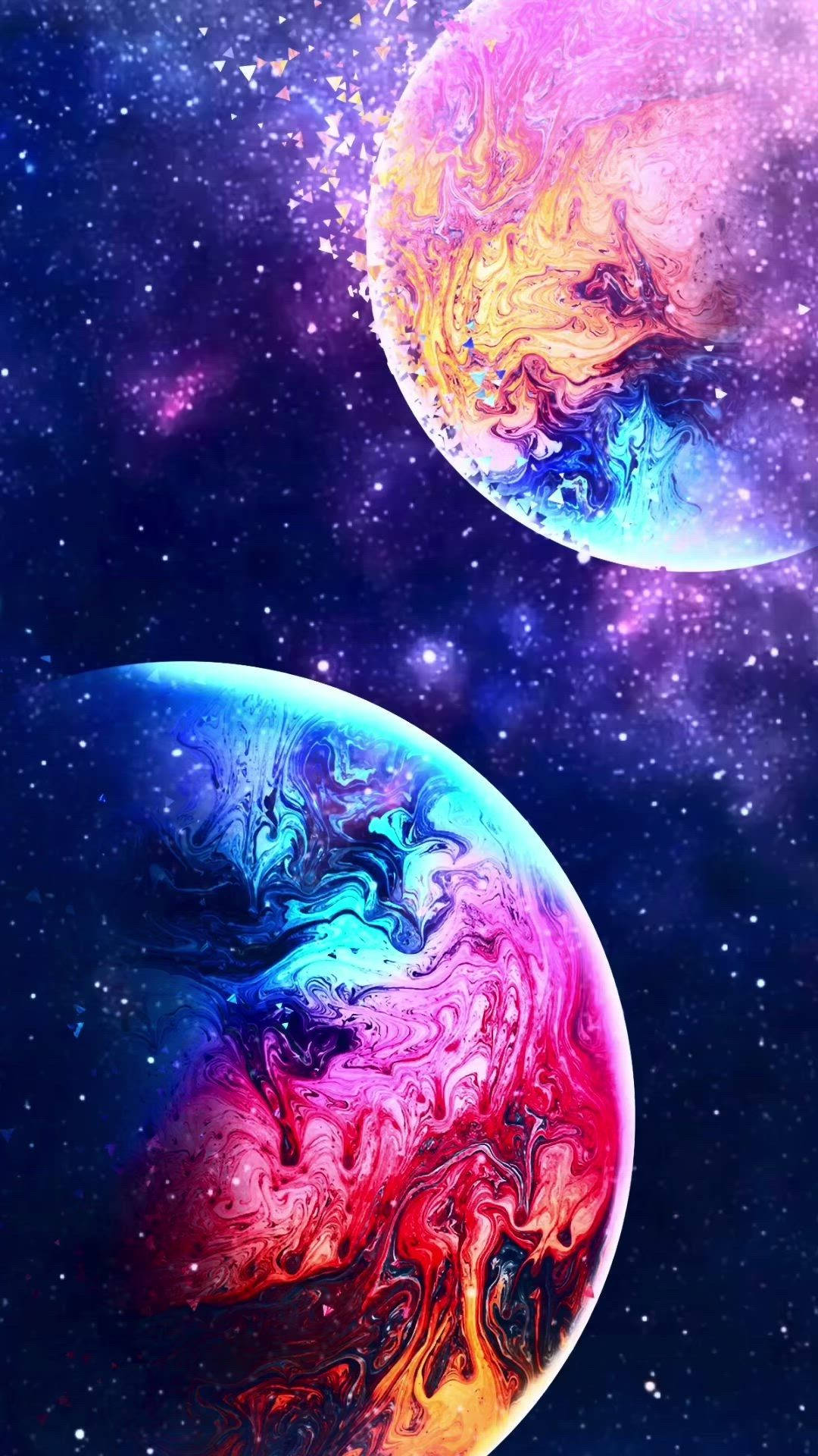 两颗行星在可爱星系中的耀眼碰撞 壁纸