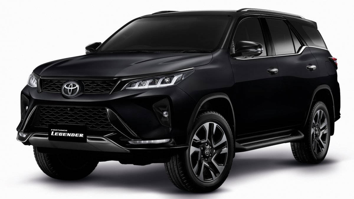 丰田Fortuner墨黑Legender车型 壁纸