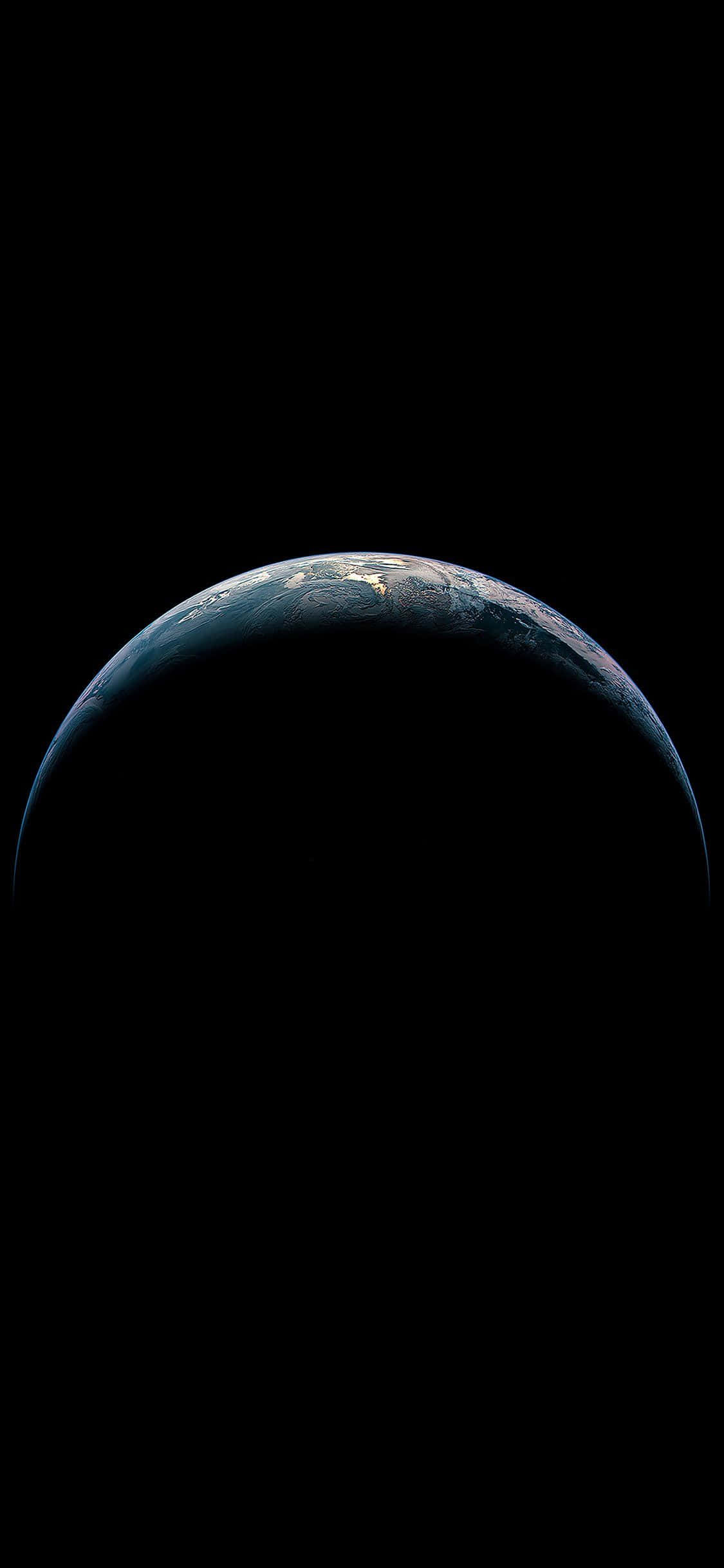 从太空俯瞰地球的完美画面 壁纸