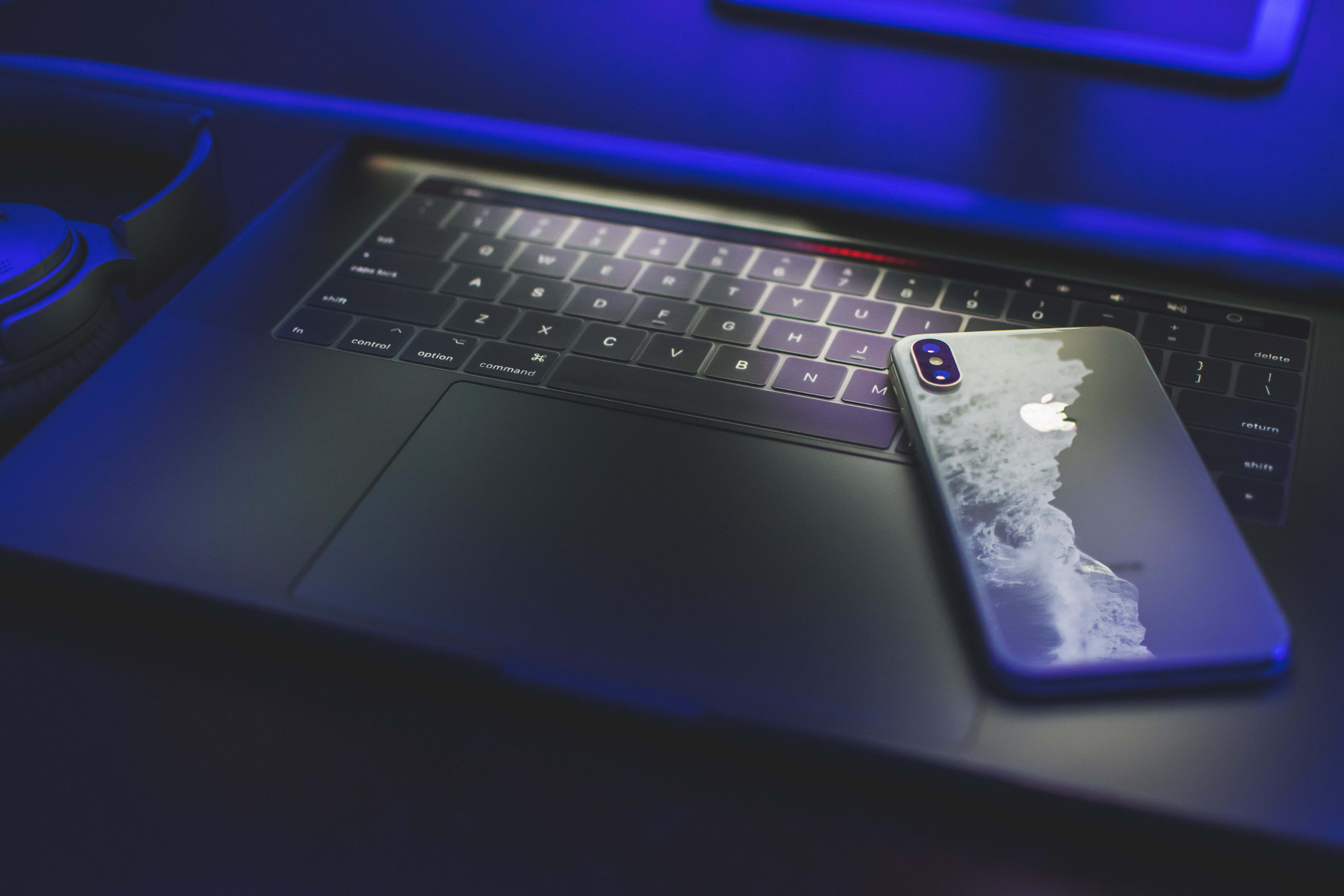 "优雅与力量的完美结合；美学MacBook！" 壁纸