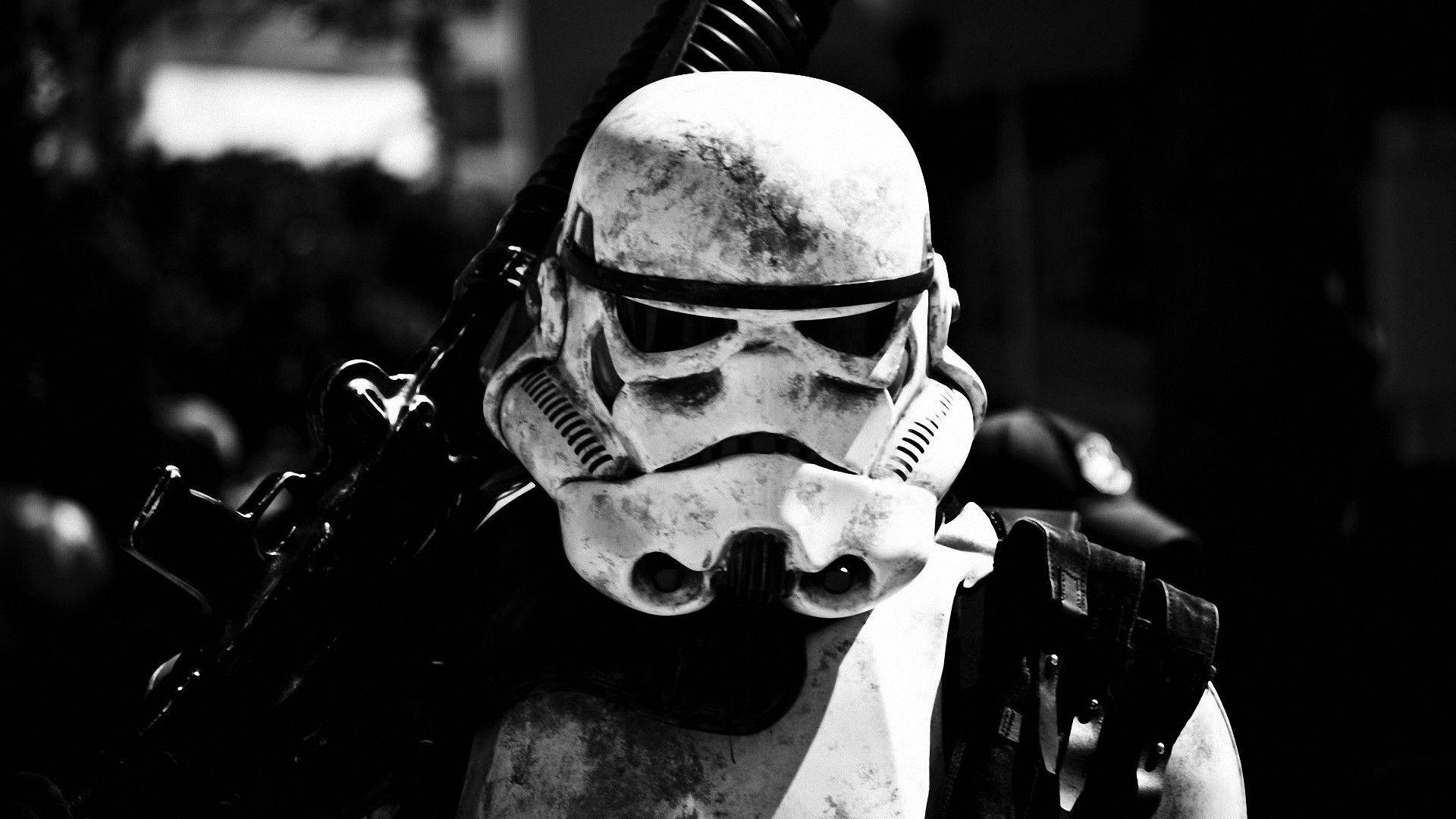 星球大战壁纸：冲锋兵站在星球上，手持武器准备战斗