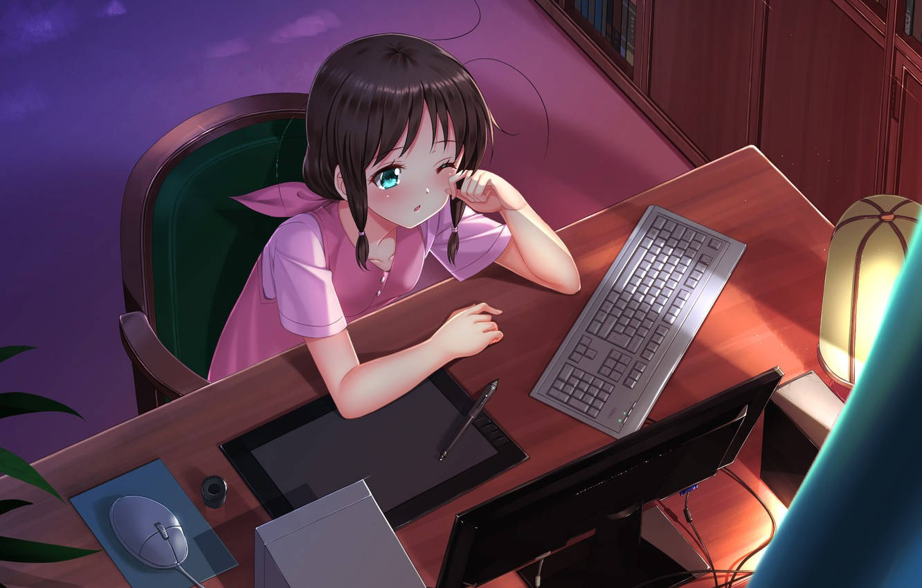 动漫女孩在笔记本电脑前抵抗困意 壁纸