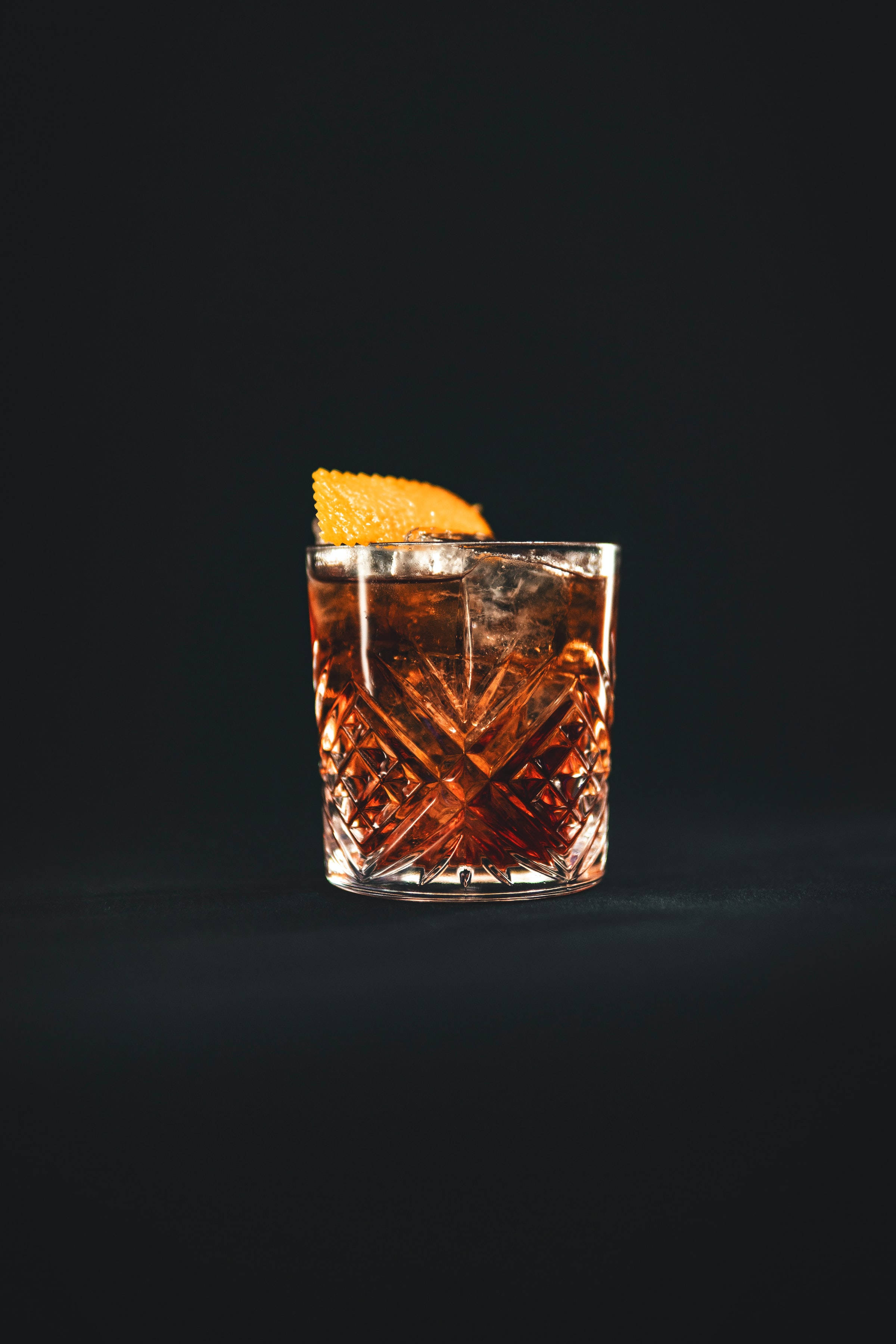 品味波本威士忌的细腻韵味 壁纸