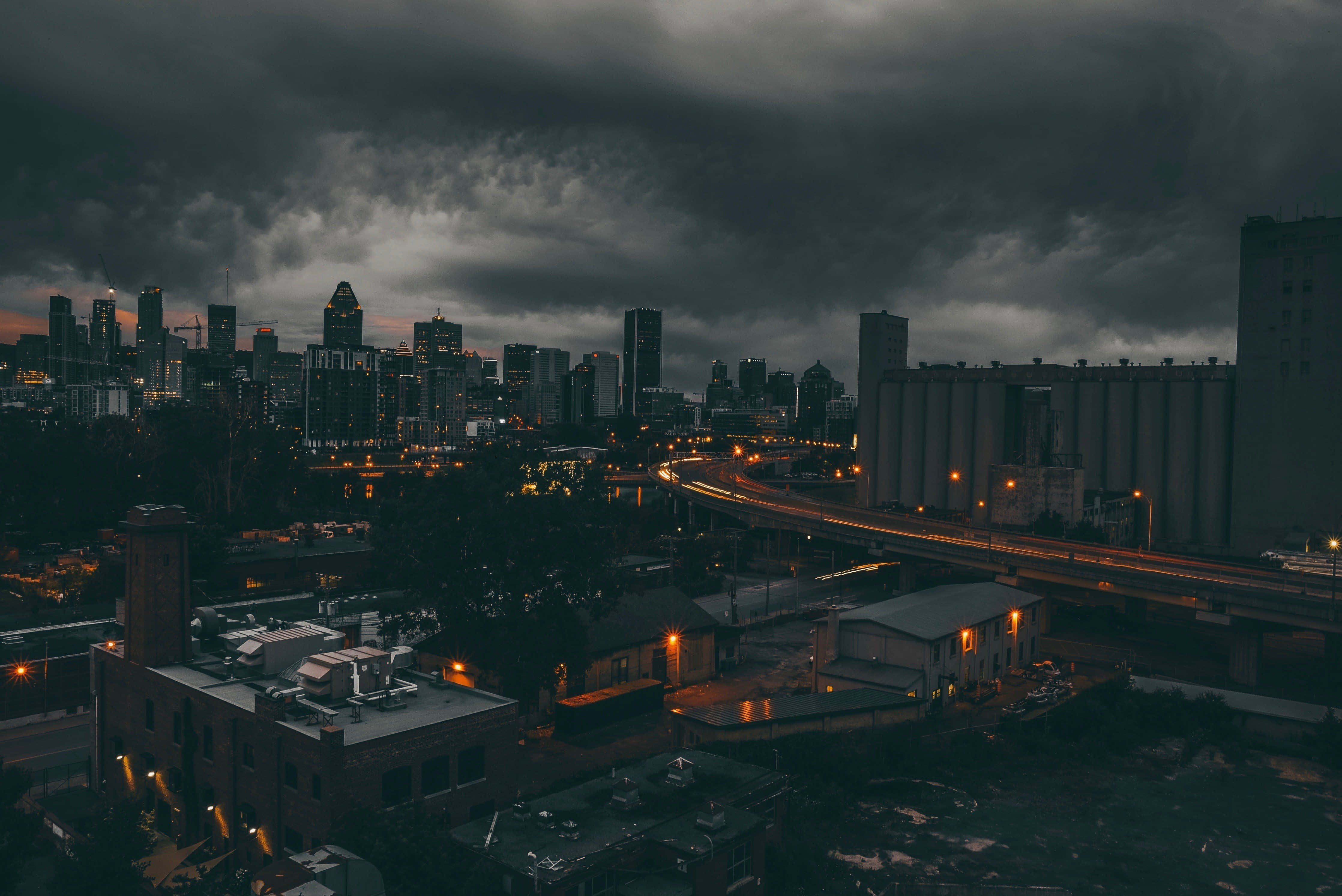城市上空的暗夜 壁纸