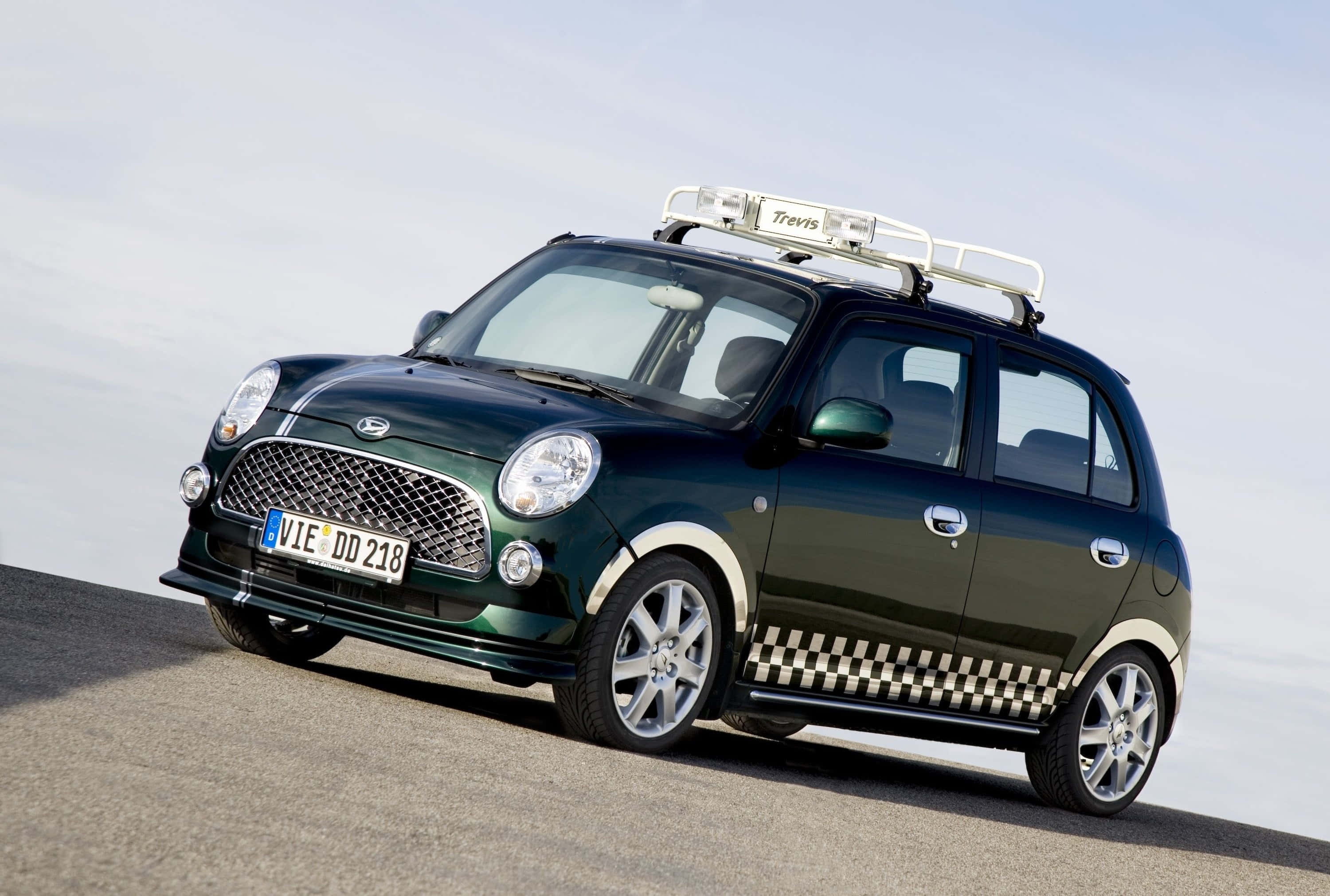 城市环境中的时尚运动型Daihatsu 壁纸