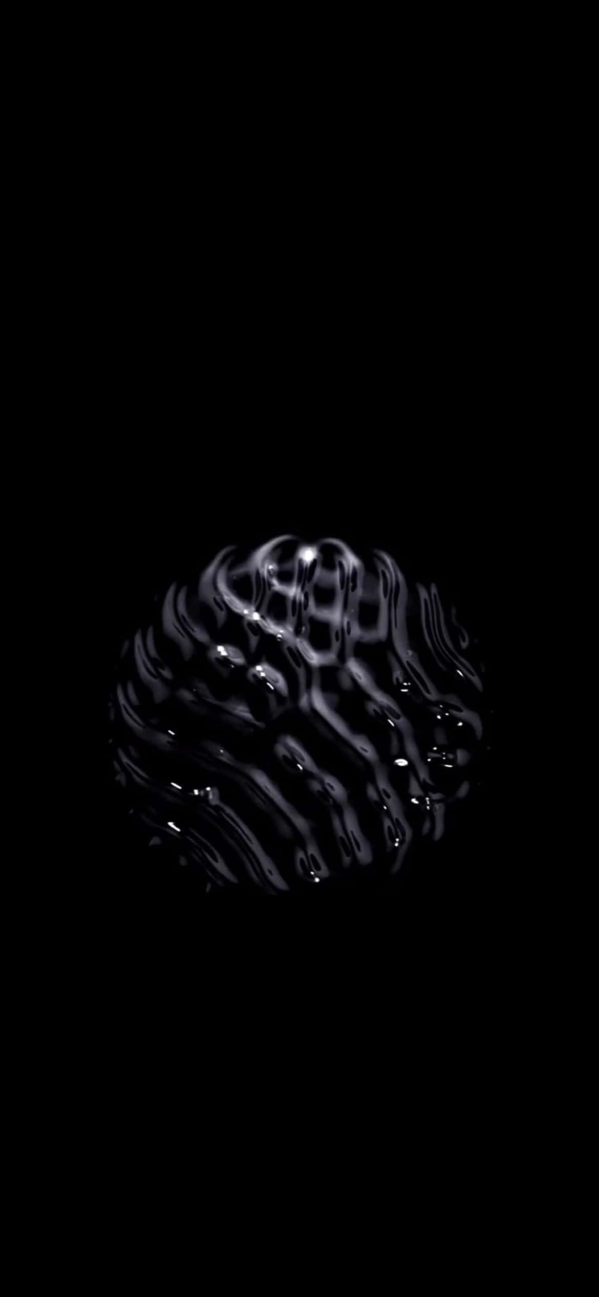 夜空中明亮的紫色与粉色星云 壁纸