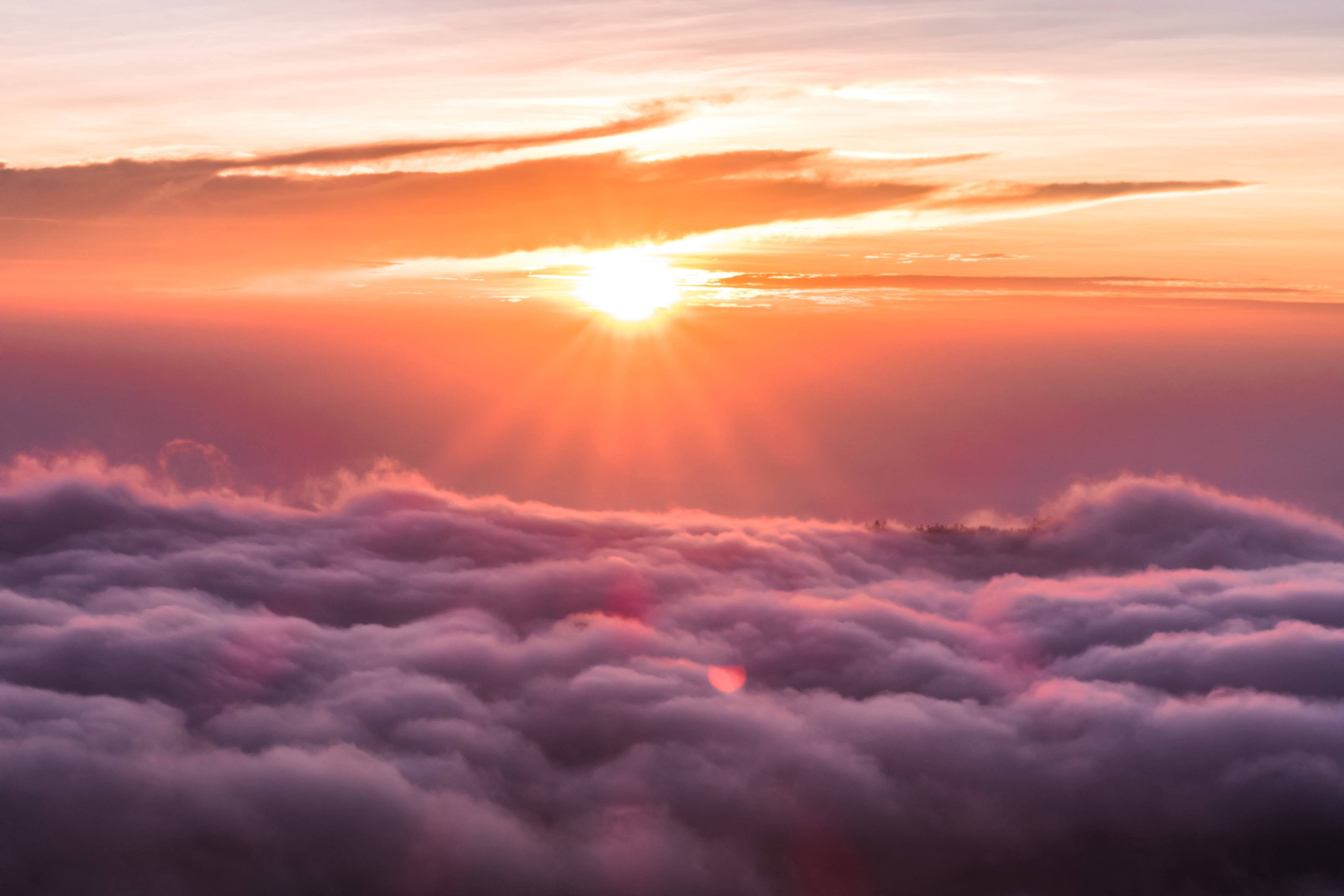 太阳高分辨率云层 壁纸