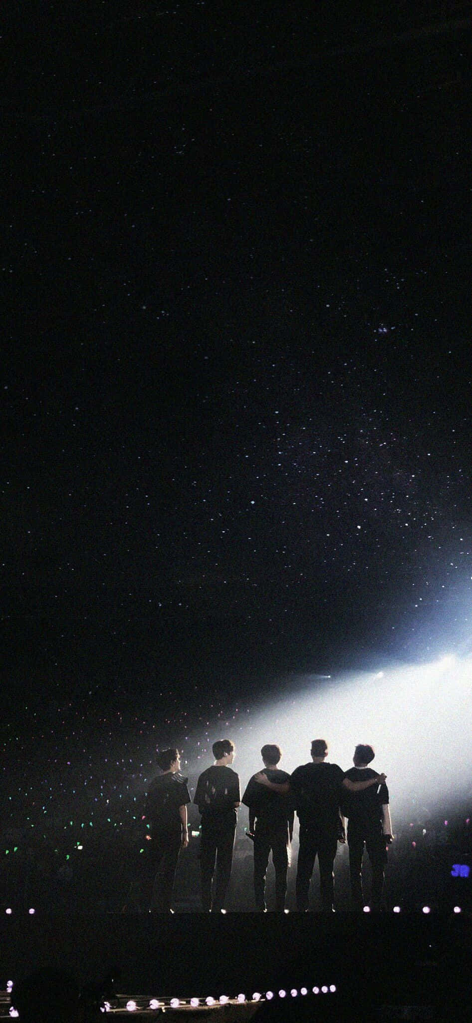 审美感十足的NU'EST Kpop组合演唱会 壁纸
