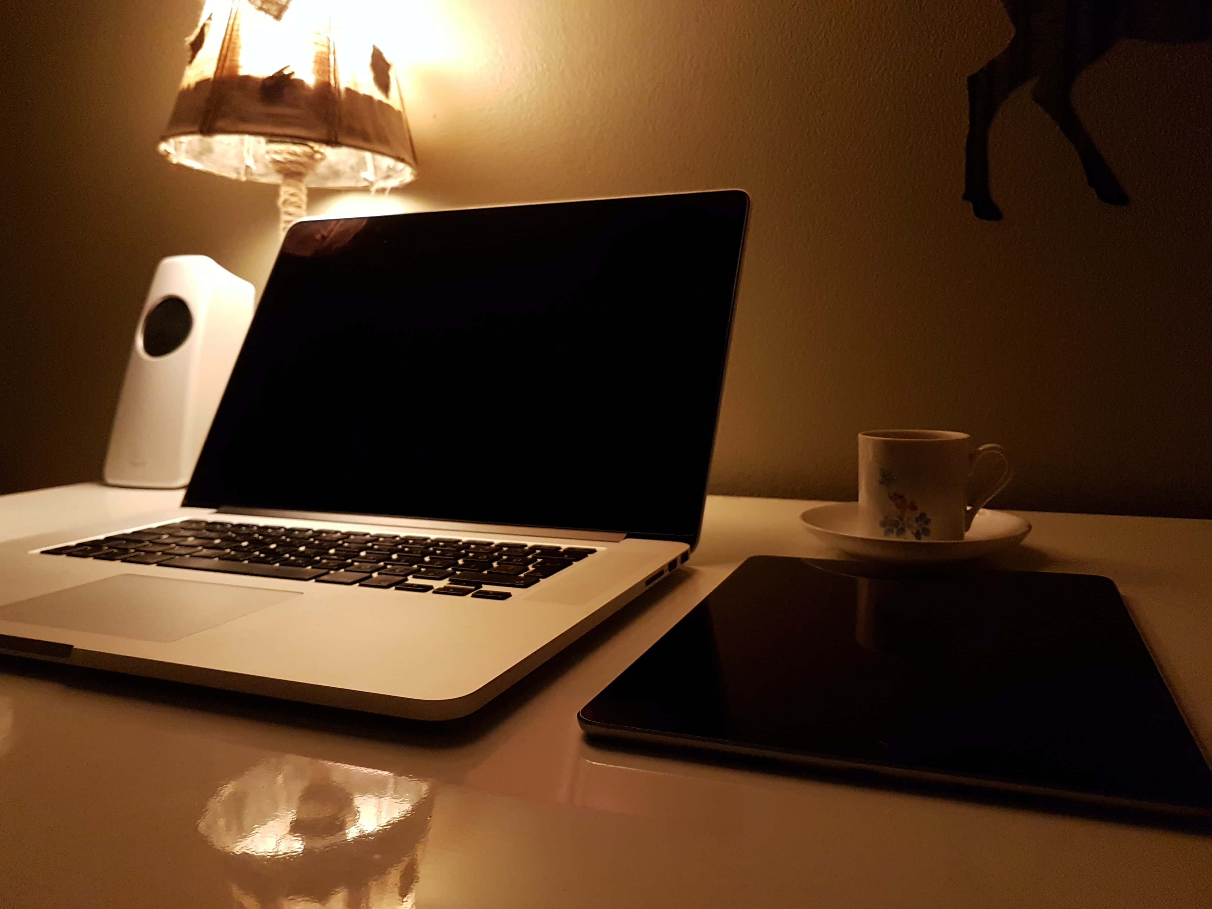 尽享这款美学MacBook的美丽 壁纸