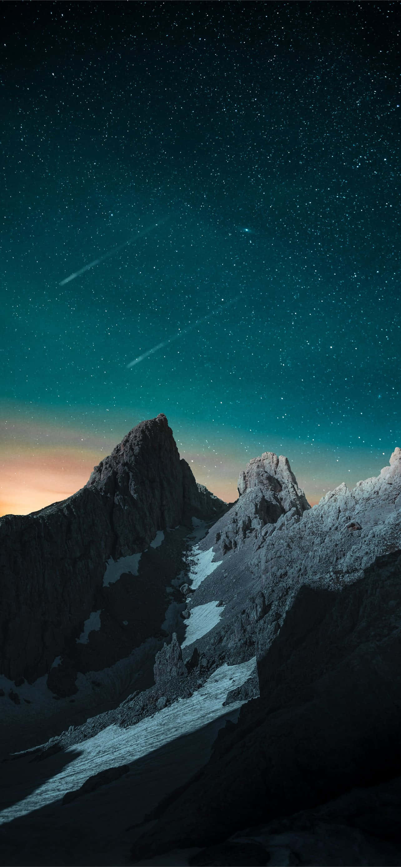 傍晚流星群山的夜空 壁纸