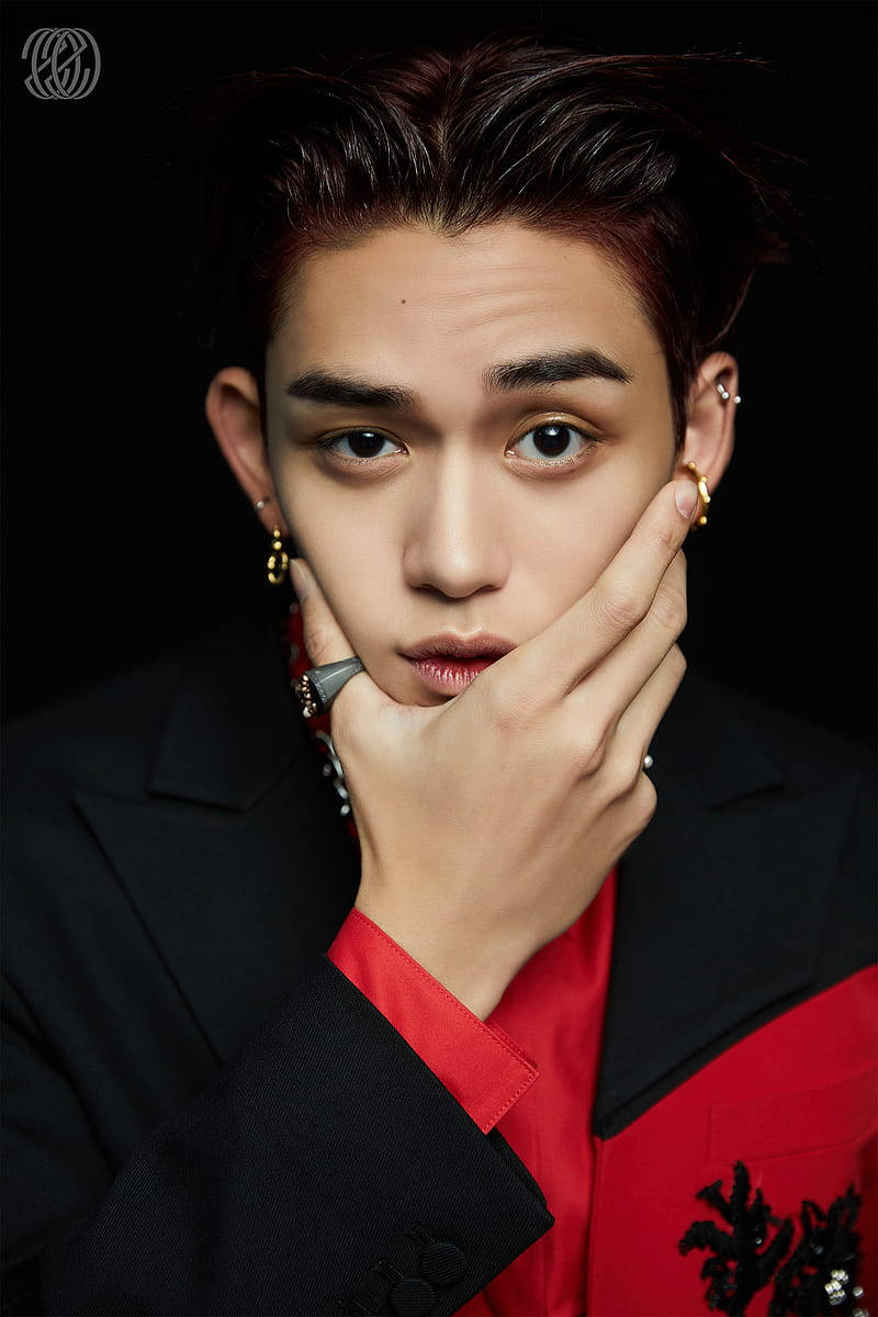 挑眉的NCT Lucas 壁纸