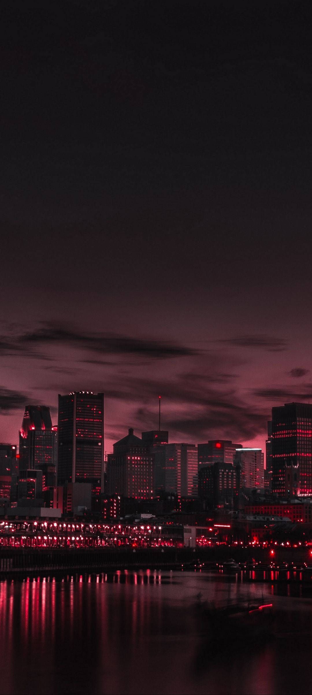 探索夜之城喧嚣的霓虹灯光 壁纸
