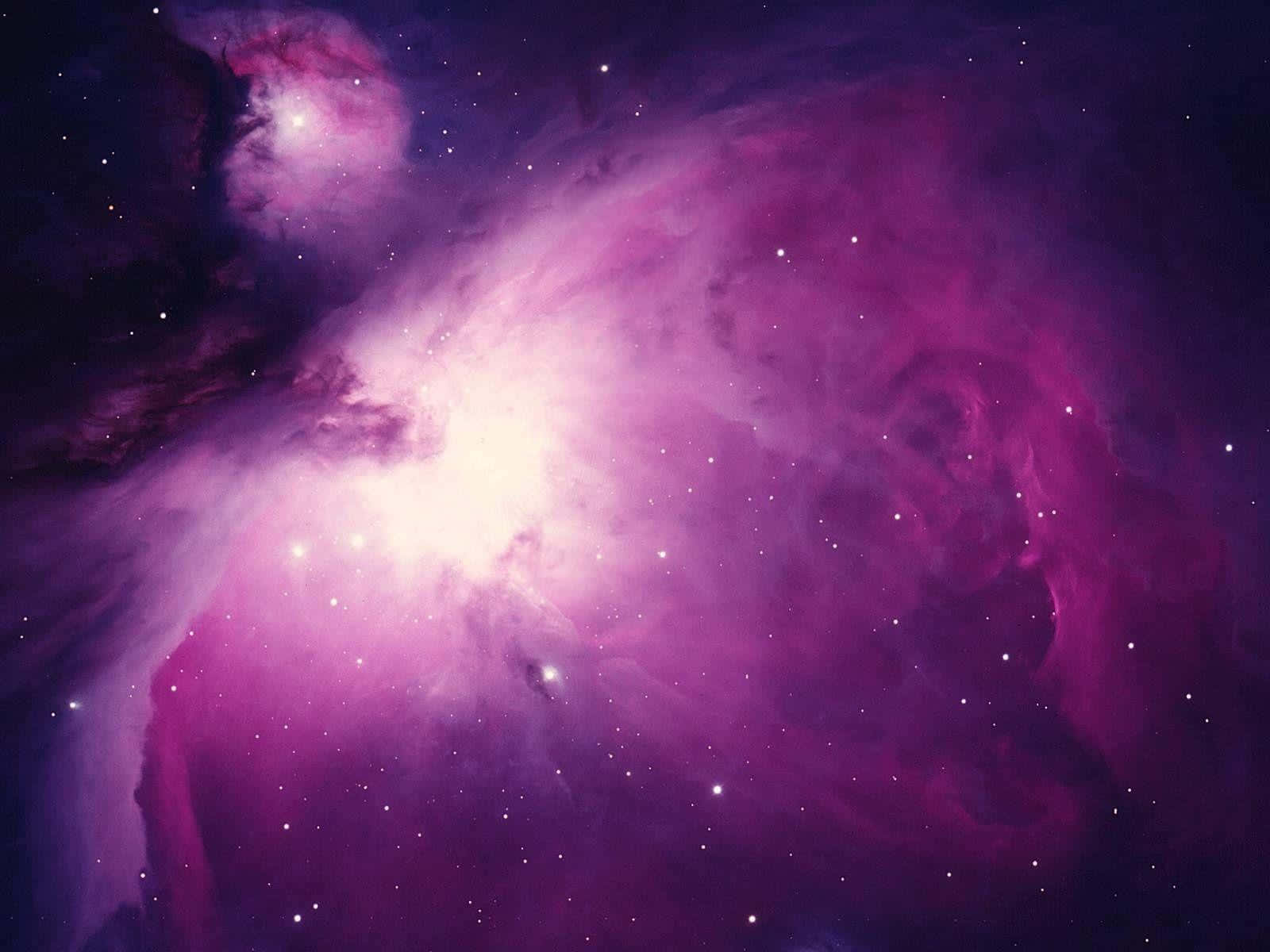 探索紫色星系的美丽 壁纸