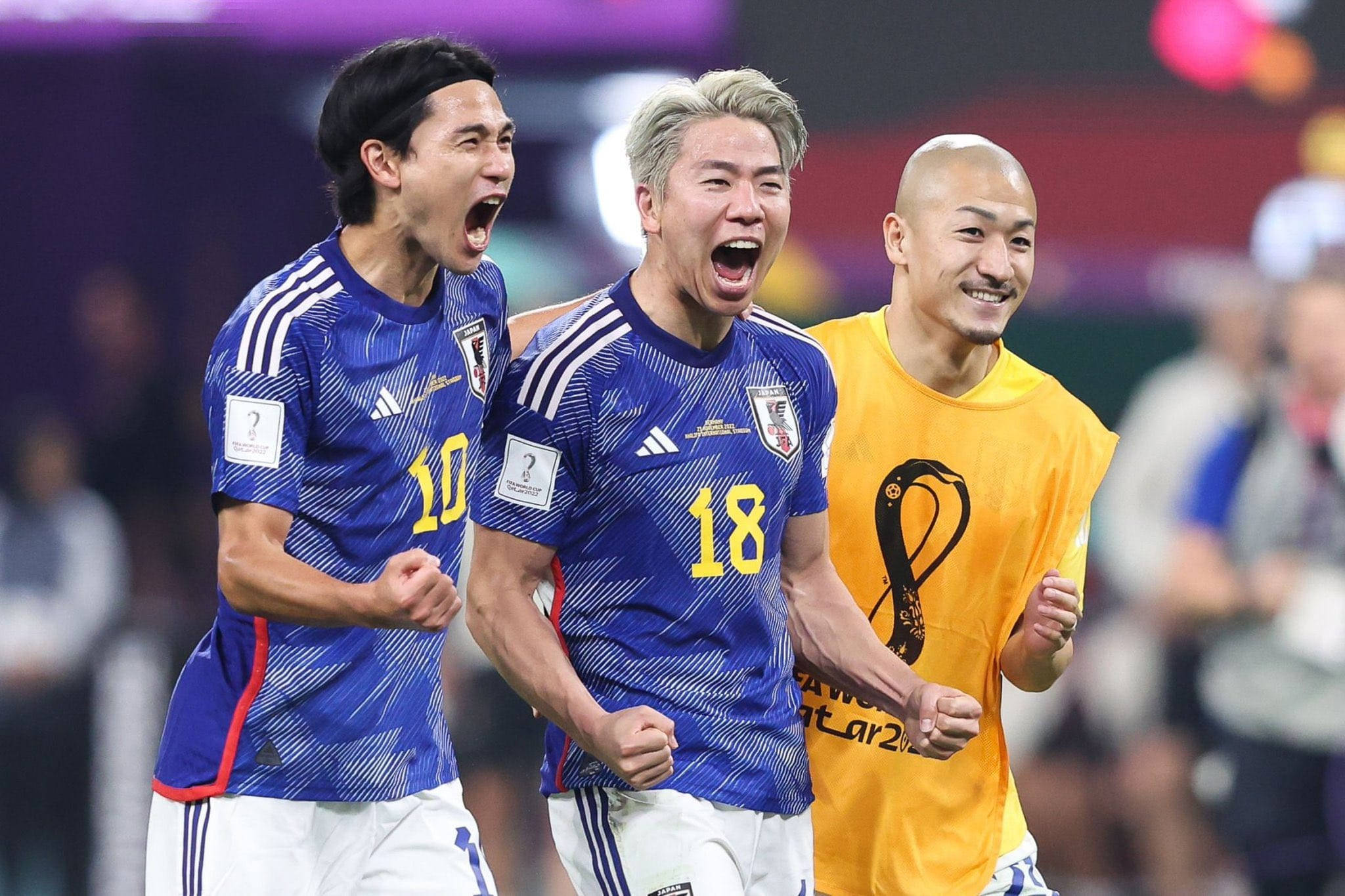 日本国家足球队激情欢呼 壁纸